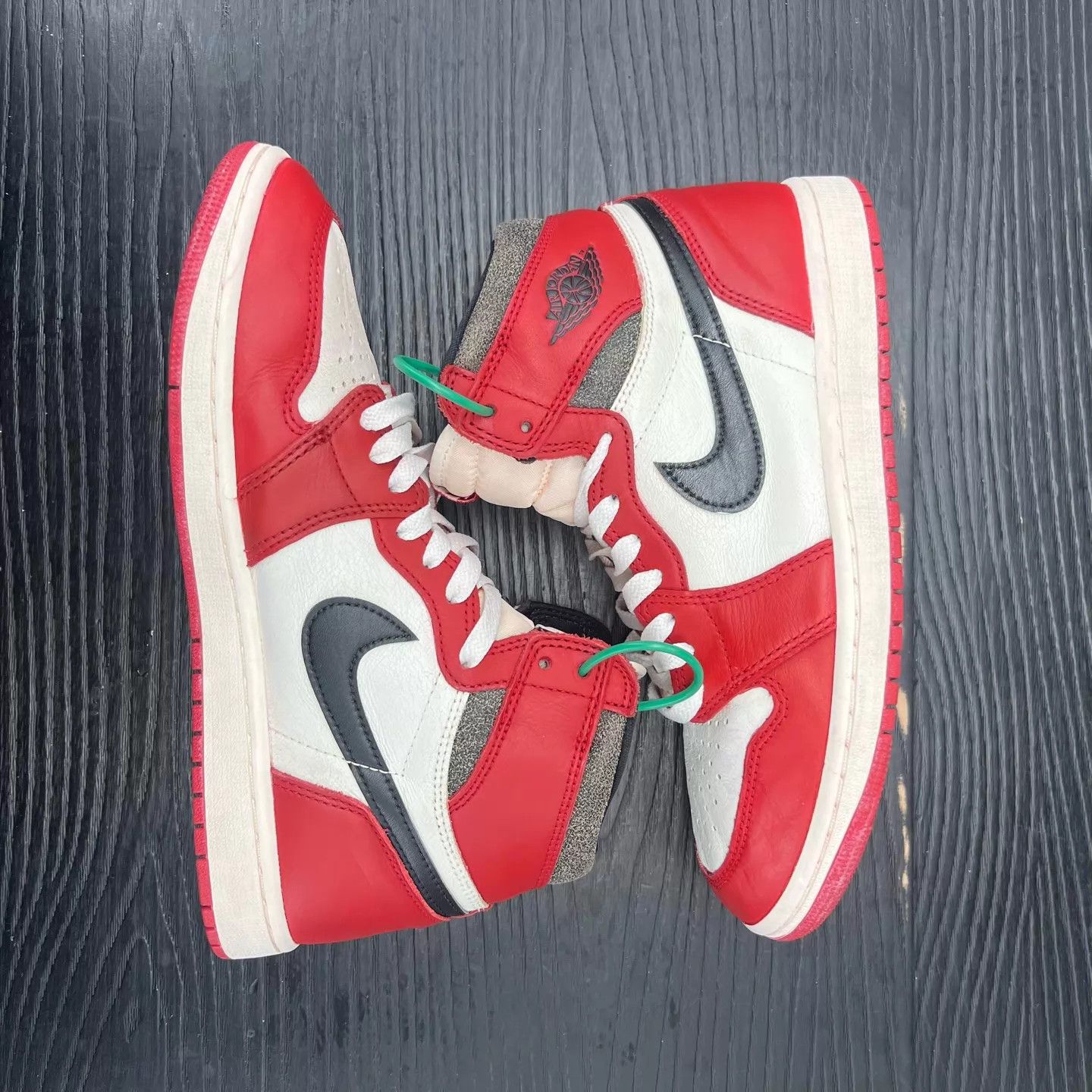 Nike Air Jordan 1 Distressed Chicago 42 US with box Near Mint Size US 9 / EU 42 - 2 Thumbnail