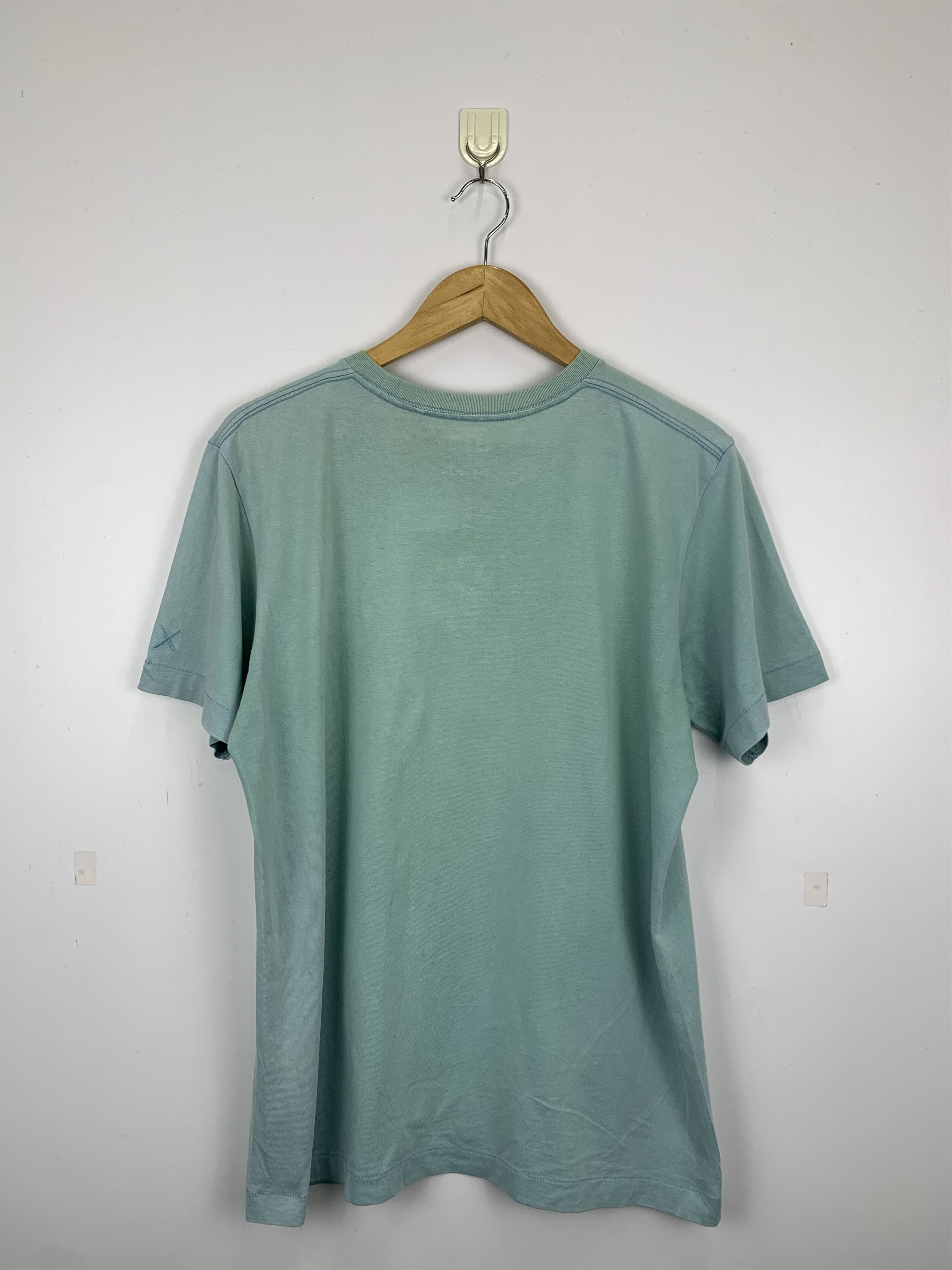 Kaws × Uniqlo Uniqlo X Kaws T Shirt TA0049 Size US M / EU 48-50 / 2 - 3 Thumbnail