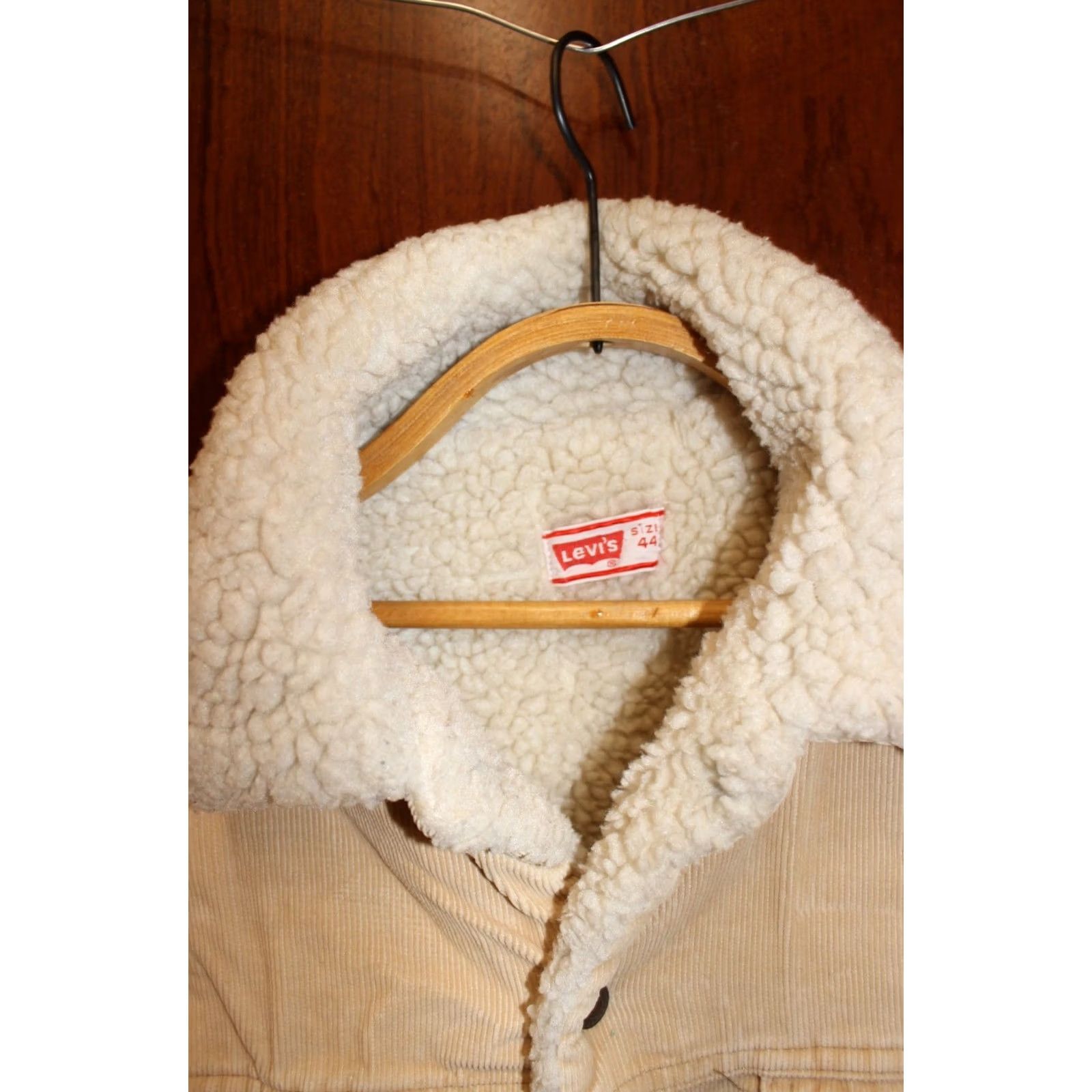 Levi's VINTAGE Levi's Jacket Main Selling Point Brown Corduroy Sherpa Fur 1970s 44 Mens Boys Size US 44 / EU 60 - 3 Thumbnail