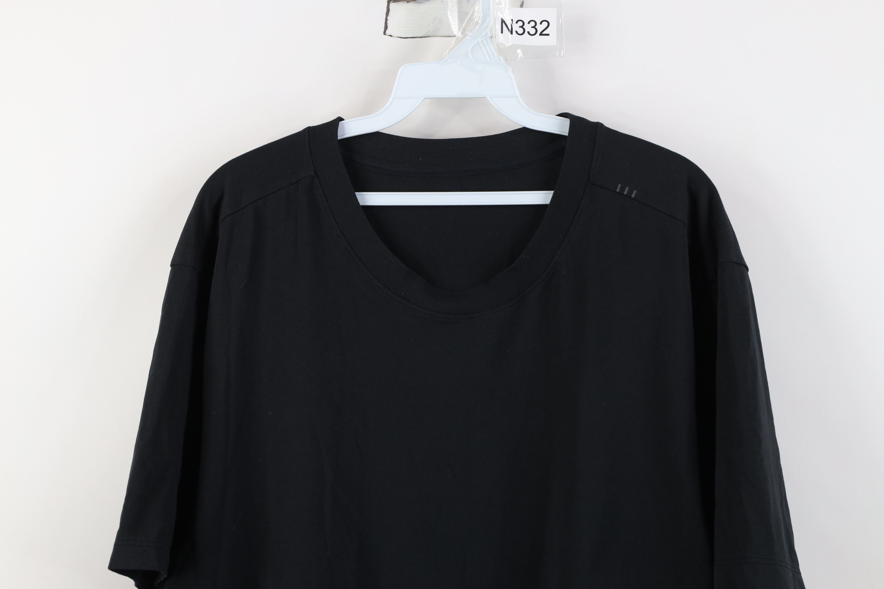 Lululemon Lululemon Running Jogging Yoga Gym Short Sleeve T-Shirt Size US XL / EU 56 / 4 - 2 Thumbnail