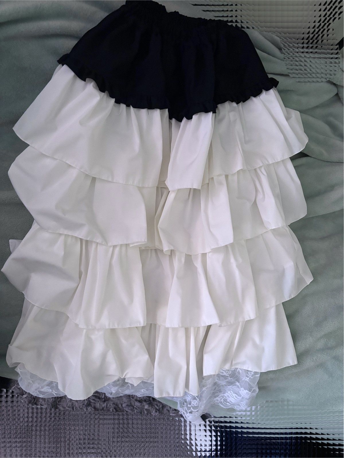 Japanese Brand Vampire Dress Full Set with Cameo Tie Size M / US 6-8 / IT 42-44 - 2 Thumbnail