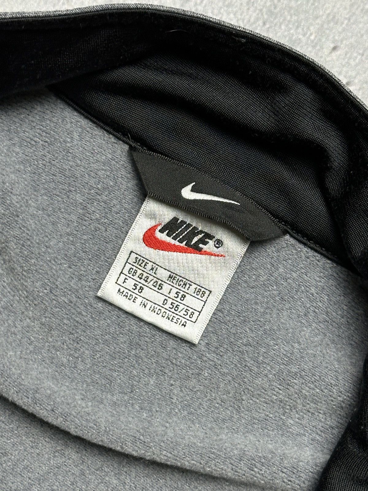 Nike 🇺🇸 Nike Vintage Zipper Jacket central swoosh logo y2k 90s Size US XL / EU 56 / 4 - 7 Thumbnail