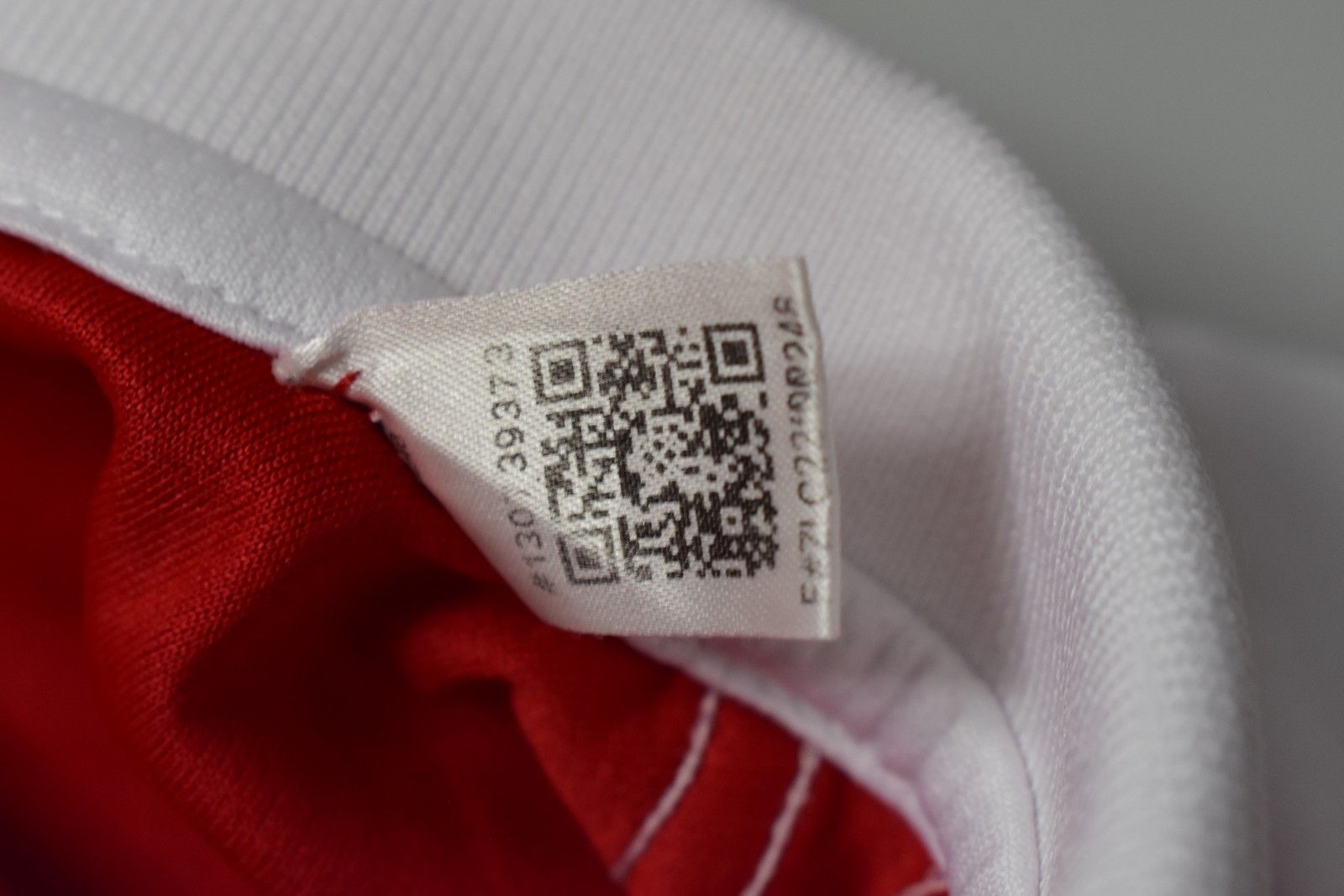 Nike 2022-23 adidas ARSENAL Home Shirt SAKA M. boys 152cm Size US XXS / EU 40 - 10 Thumbnail