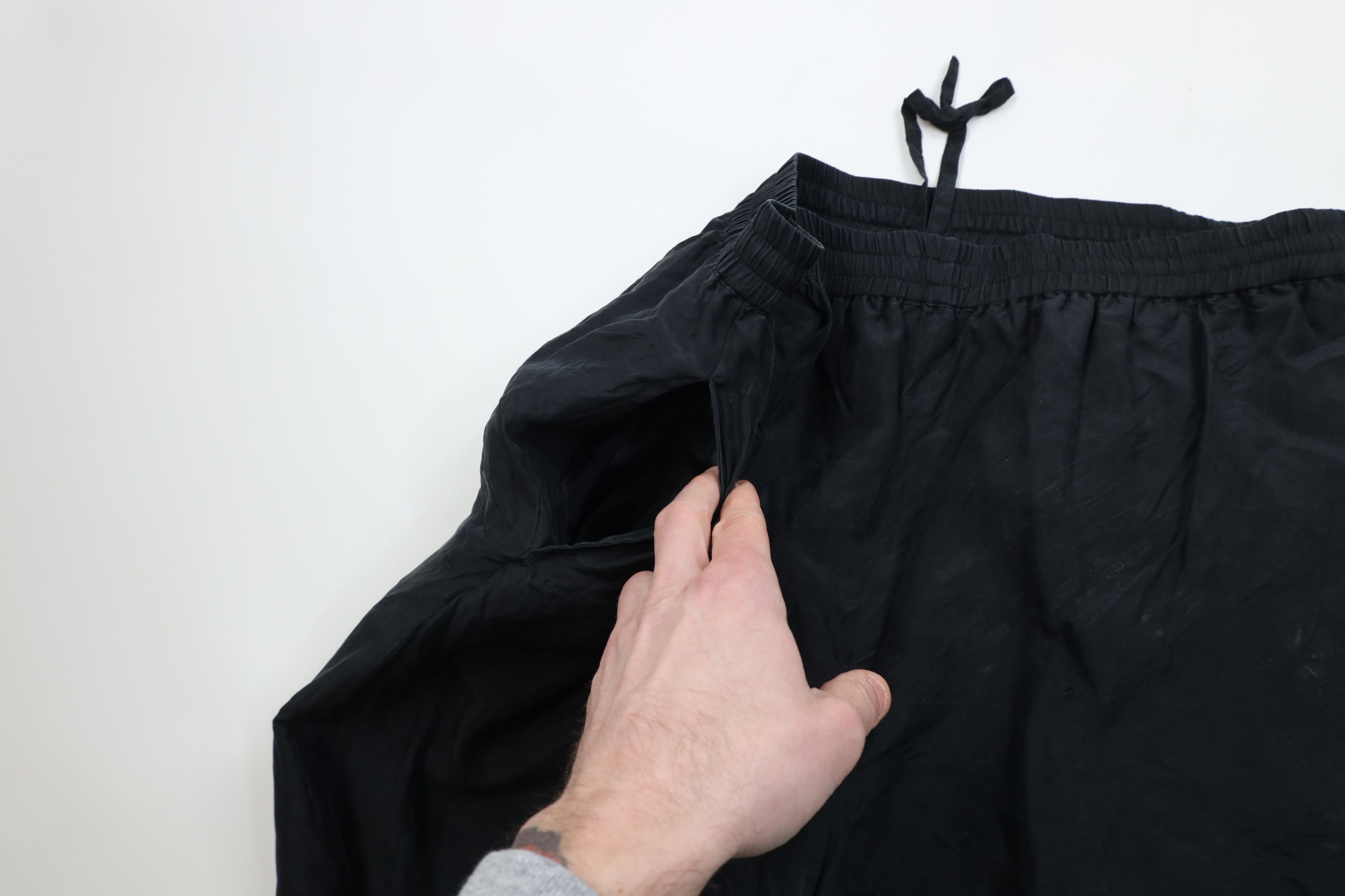Vintage AS IS Vintage 90s Streetwear Lightweight Silk Pants Black Size 32" / US 10 / IT 46 - 9 Thumbnail