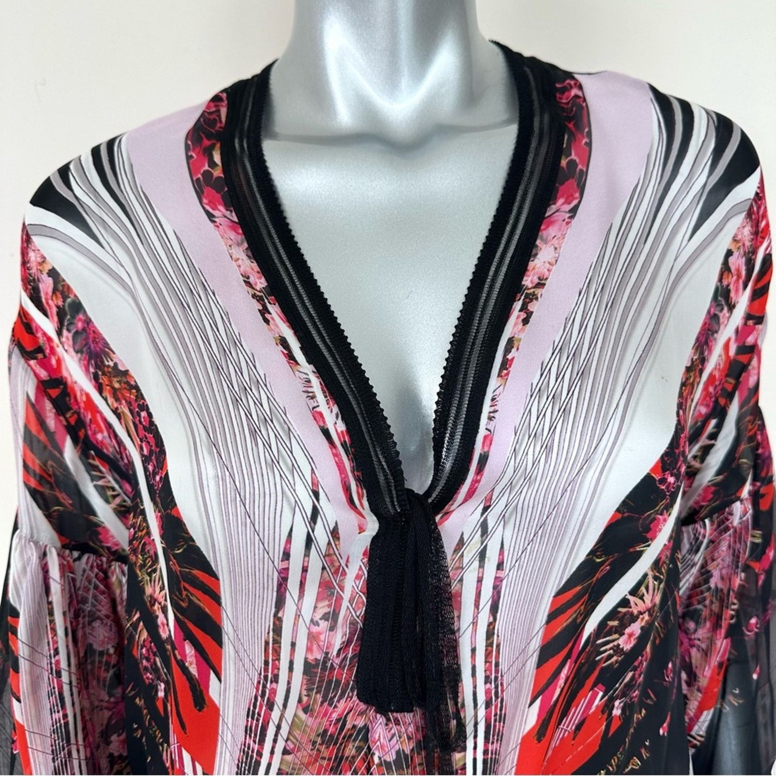 Roberto Cavalli Roberto Cavalli silk blouse size 46IT or 10 US Authentic Size L / US 10 / IT 46 - 2 Thumbnail