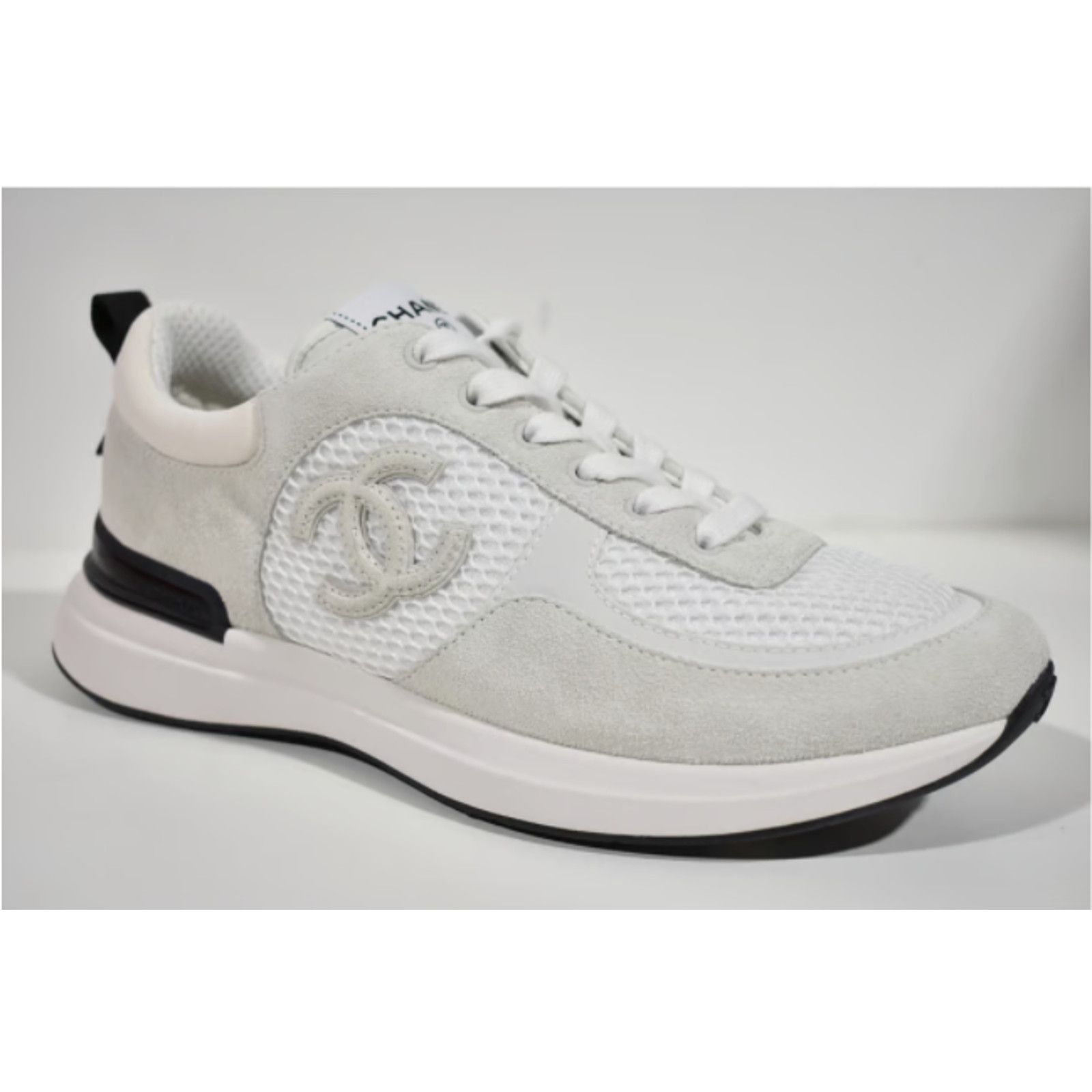 Chanel 22P Classic CC Lace Up Flat Runner Trainer Sneaker 39.5 Size US 9.5 / IT 39.5 - 4 Thumbnail