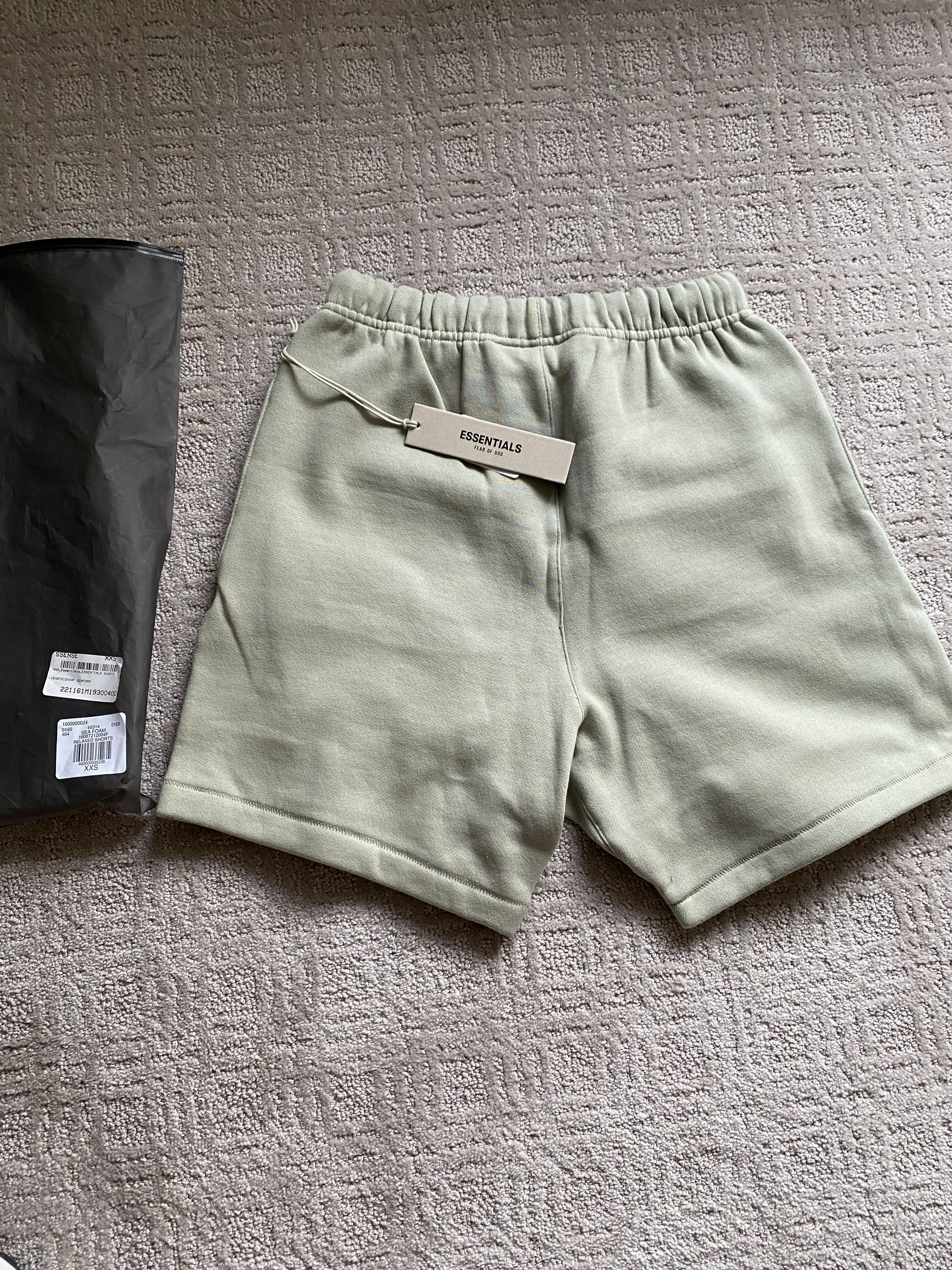 Essentials Shorts Size US 28 / EU 44 - 2 Thumbnail