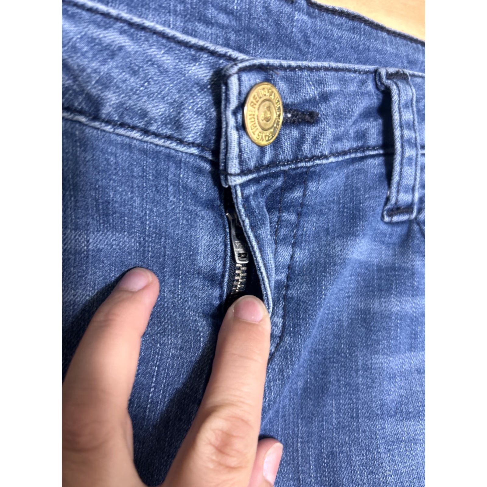 True Religion True Religion Halle Mid Rise Super Skinny Medium Wash Jeans Junior 16 30x31 Flaw Size 38" / US 16 / IT 52 - 7 Thumbnail
