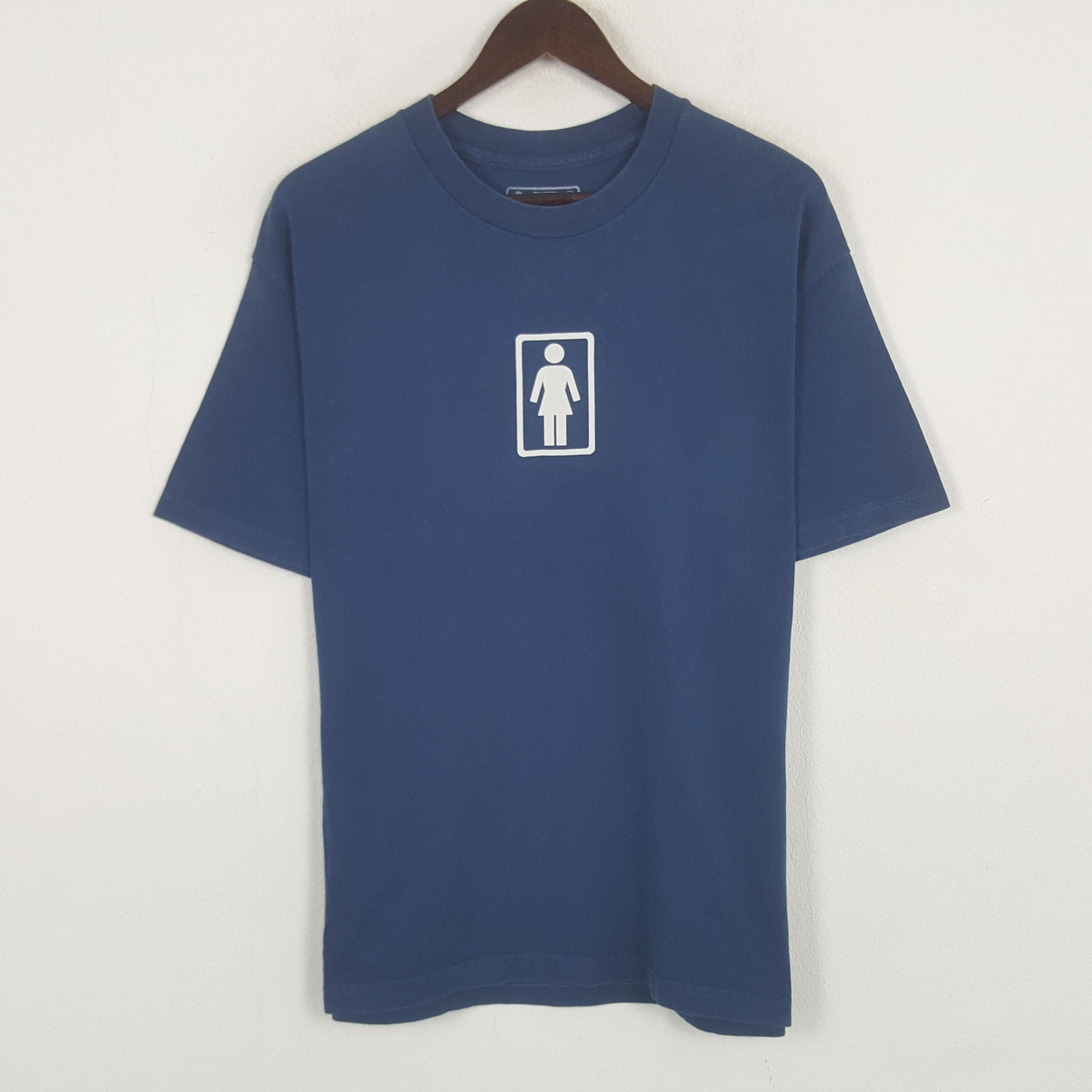 Vintage Vintage Girl Skateboard Tshirt Size US L / EU 52-54 / 3 - 1 Thumbnail