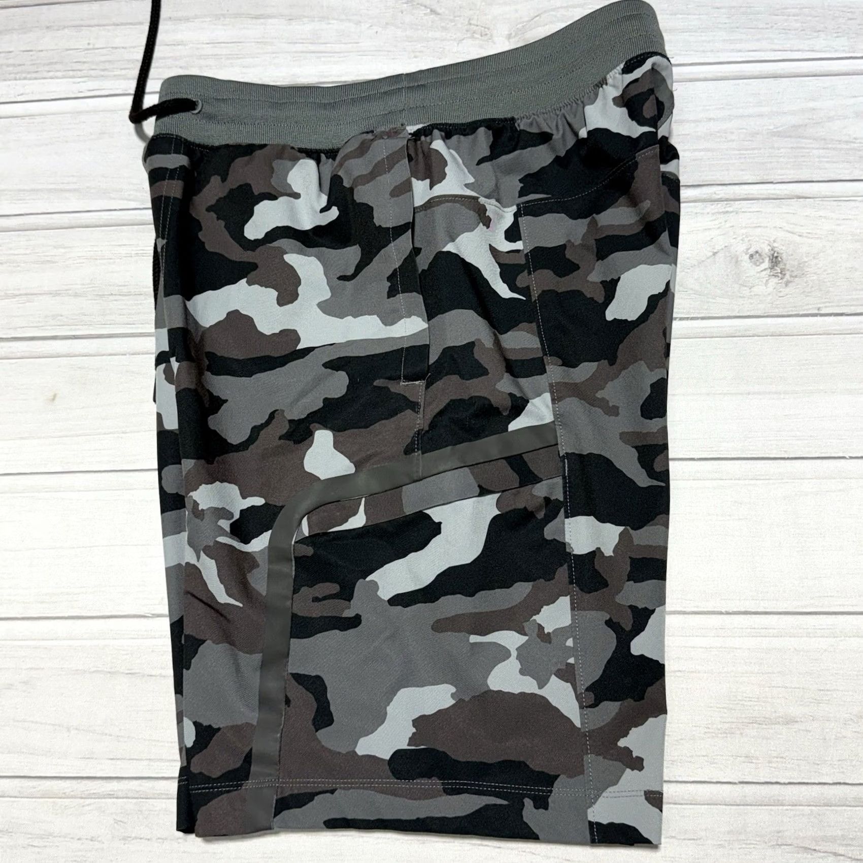 Under Armour Under Armour Sportstyle Elite Cargo Shorts Mens M Gray Camo 9" 1373866 Size US 31 - 4 Thumbnail