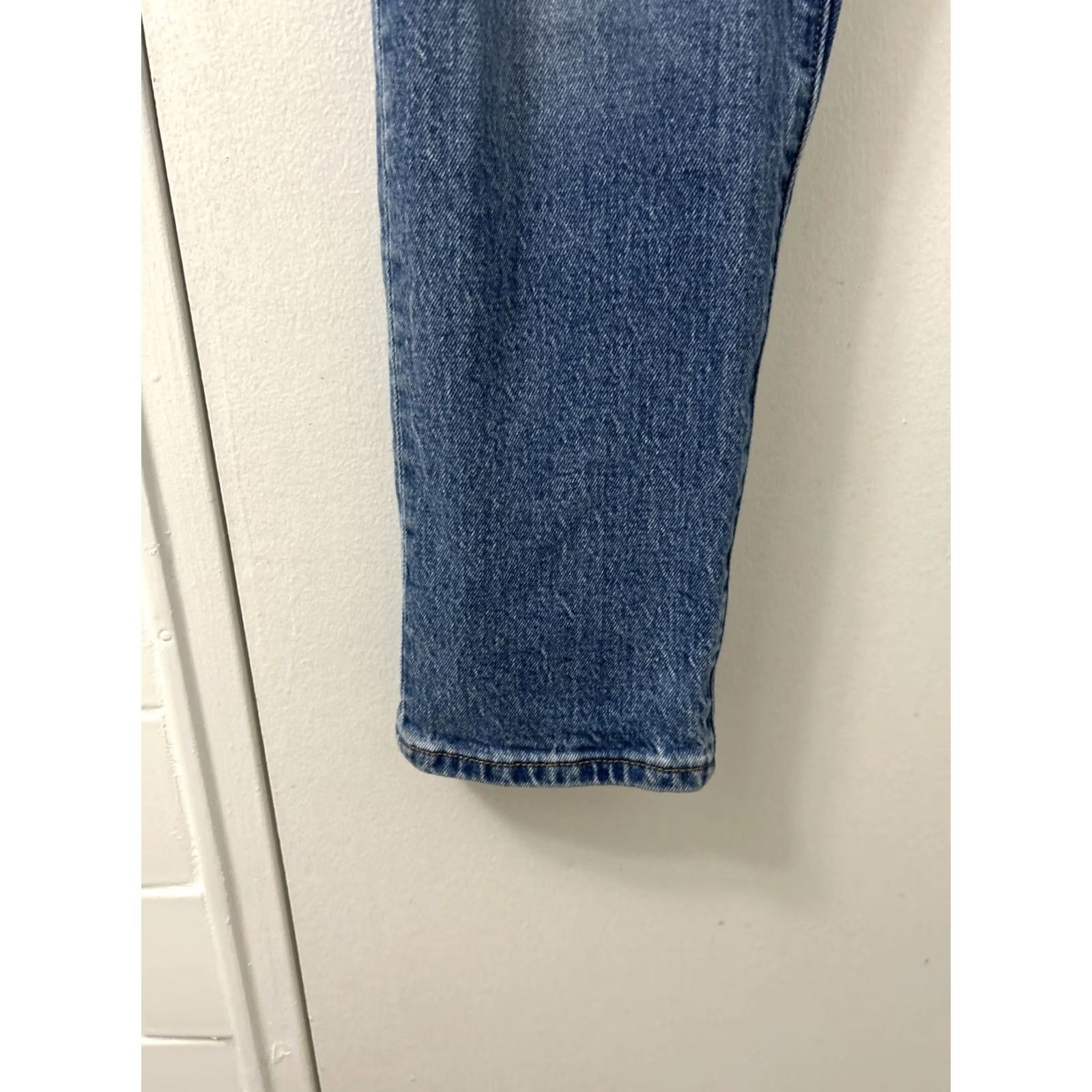 Levi's VINTAGE Levi's 501 Jeans Mens 33x28 Blue Button Fly Straight 5-Pocket Denim Classic Fit USA 90s Retro 501 Series Mens Size US 33 - 6 Thumbnail