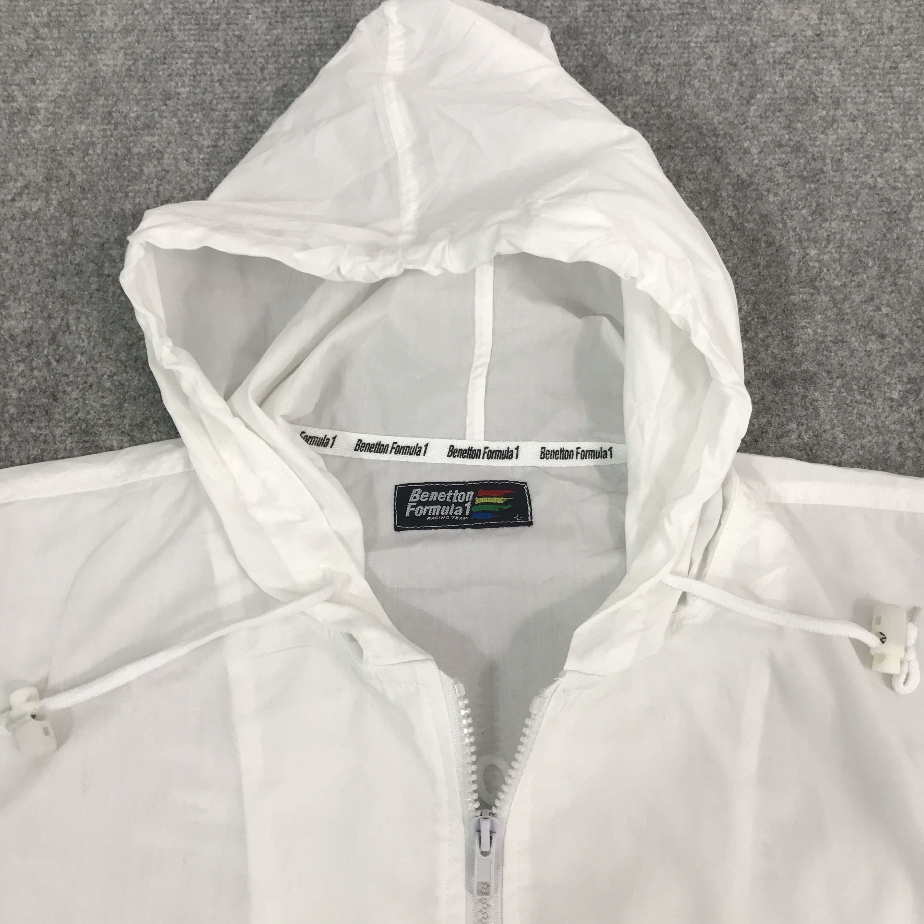 United Colors Of Benetton United Colour of Benetton Windbreaker Raincoat Jacket Size US L / EU 52-54 / 3 - 9 Thumbnail