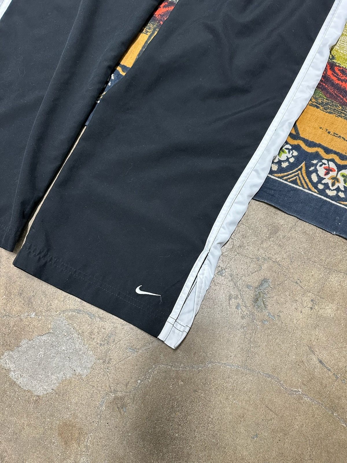 Nike Nike black track pants size large baggy flared fit skater Size US 34 / EU 50 - 4 Thumbnail