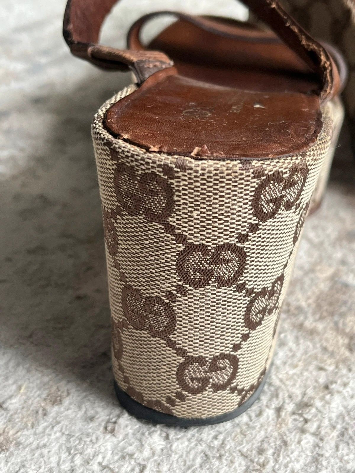 Gucci Gucci Sandals Sz US 5.5 EUR 35.5 2000s Monogram Leather Size US 5.5 / IT 35.5 - 11 Thumbnail