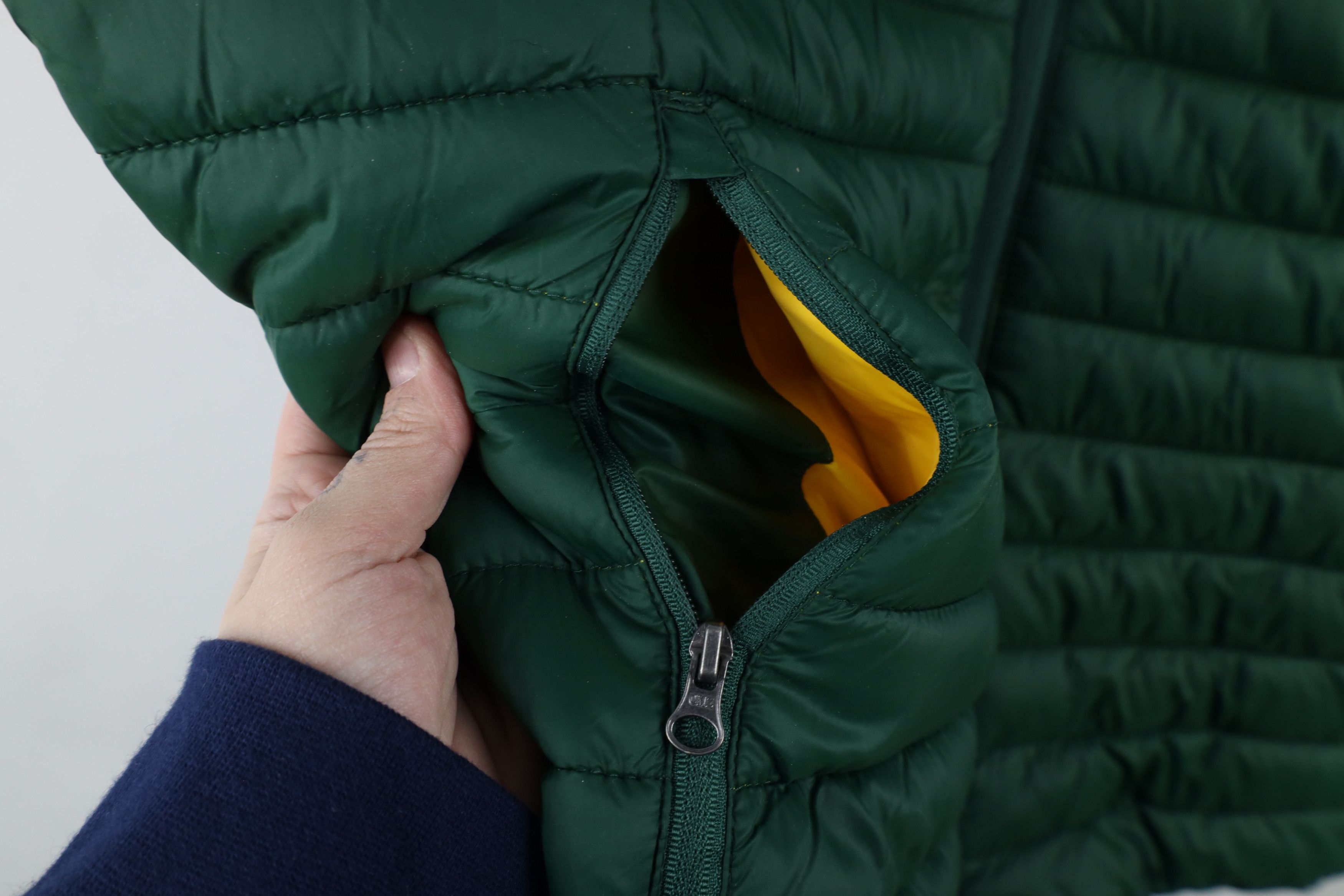 Vintage New Green Bay Packers Football Puffer Vest Jacket Green Size US L / EU 52-54 / 3 - 6 Thumbnail
