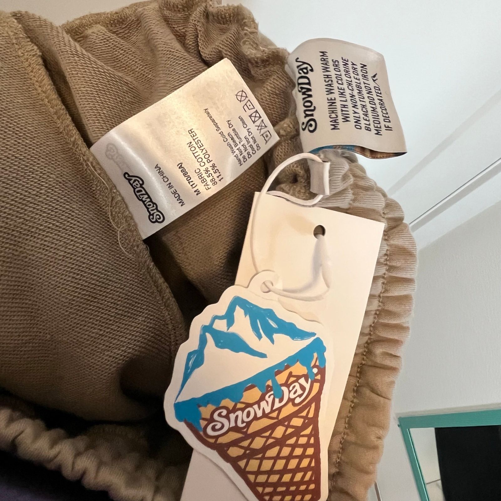 Snowday •NWT• Snowday Worldwide Tan Sweatpants • Mens Medium Size US 32 / EU 48 - 11 Thumbnail