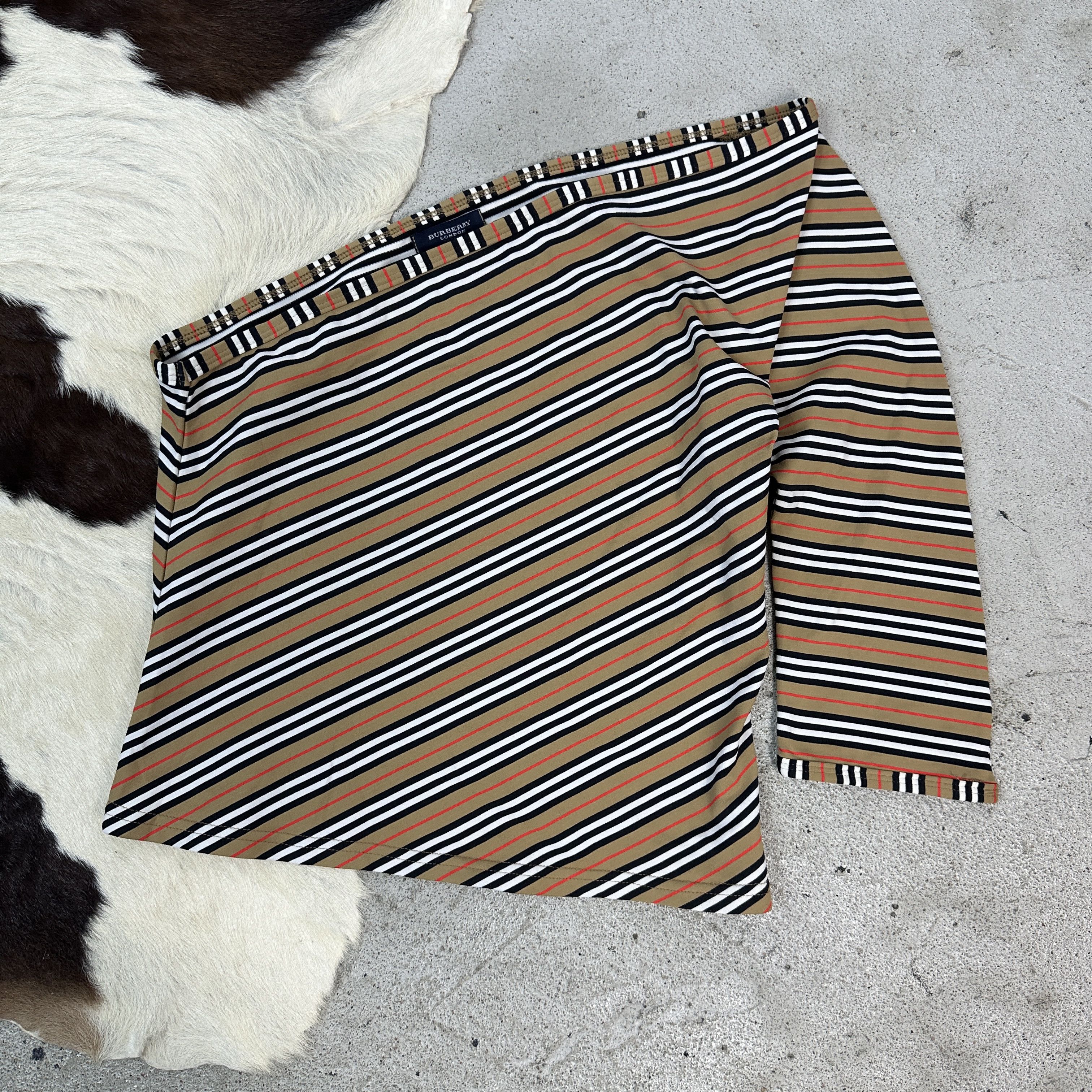 Burberry × Vintage Vintage Burberry Asymmetrical Top Size XL / US 12-14 / IT 48-50 - 1 Thumbnail