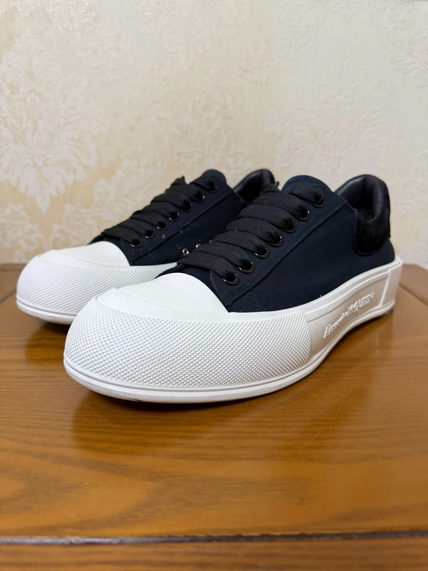 Alexander McQueen Alexander McQueen Canvas Black Lowtop Sneakers 10 Men Size US 10 / EU 43 - 1 Thumbnail