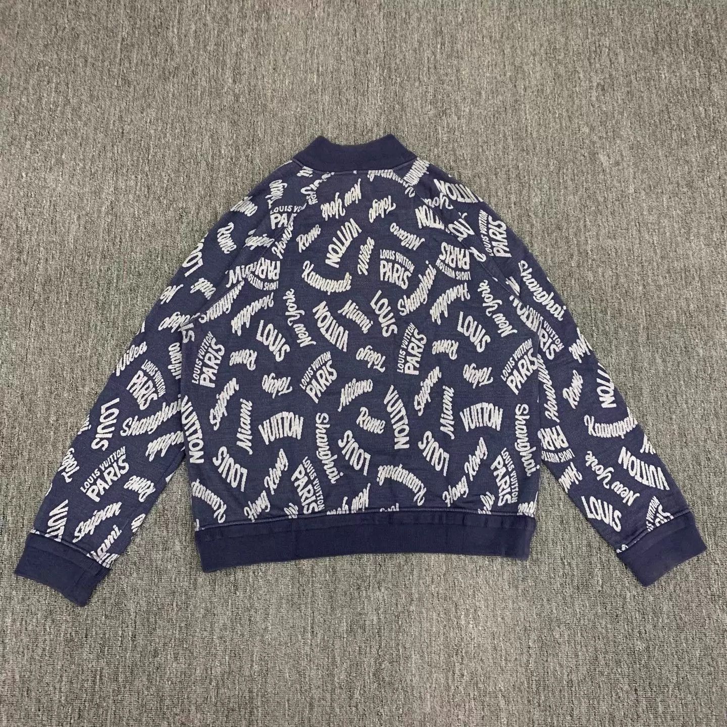 Louis Vuitton Lv half-zip blue logo print sweatshirt 5L 9/10 Size US XXL / EU 58 / 5 - 2 Thumbnail