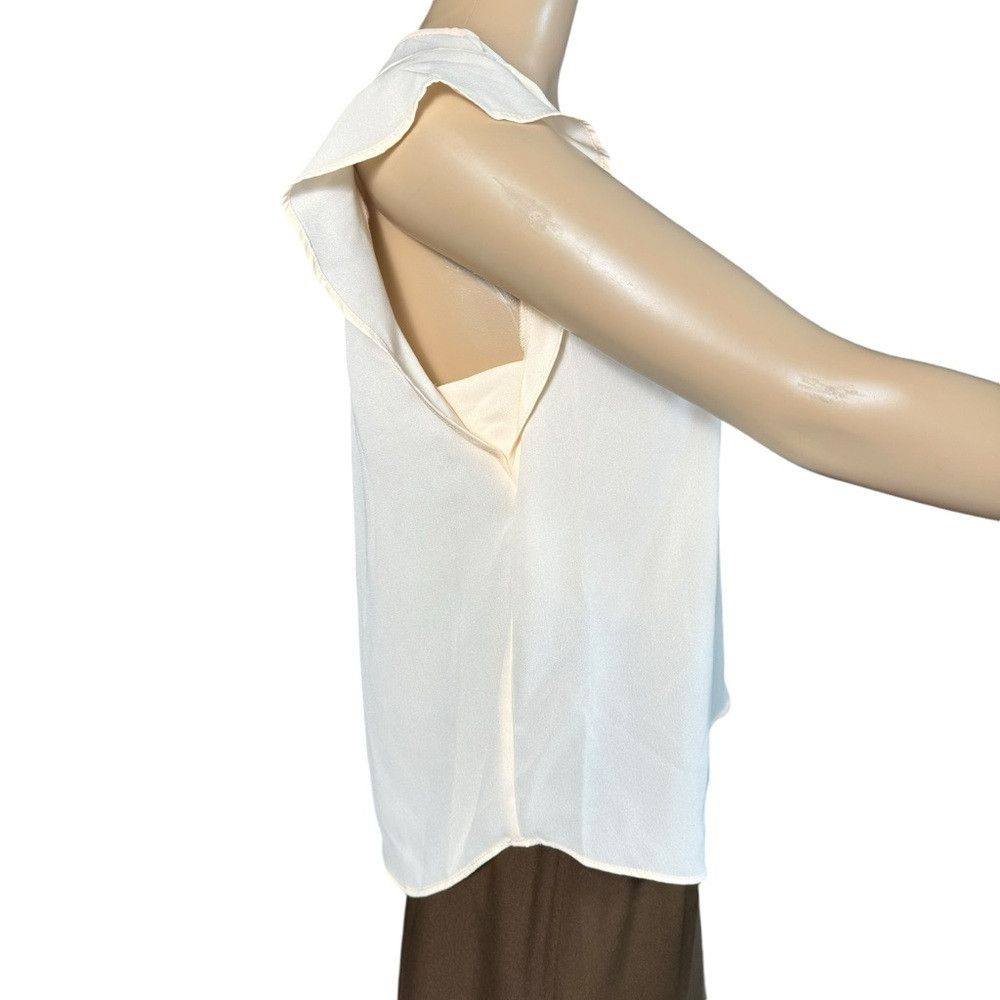 Vince Camuto NWT New $69 Vince Camuto V-Neck Flutter Sleeve Blouse Size Size S / US 4 / IT 40 - 4 Thumbnail