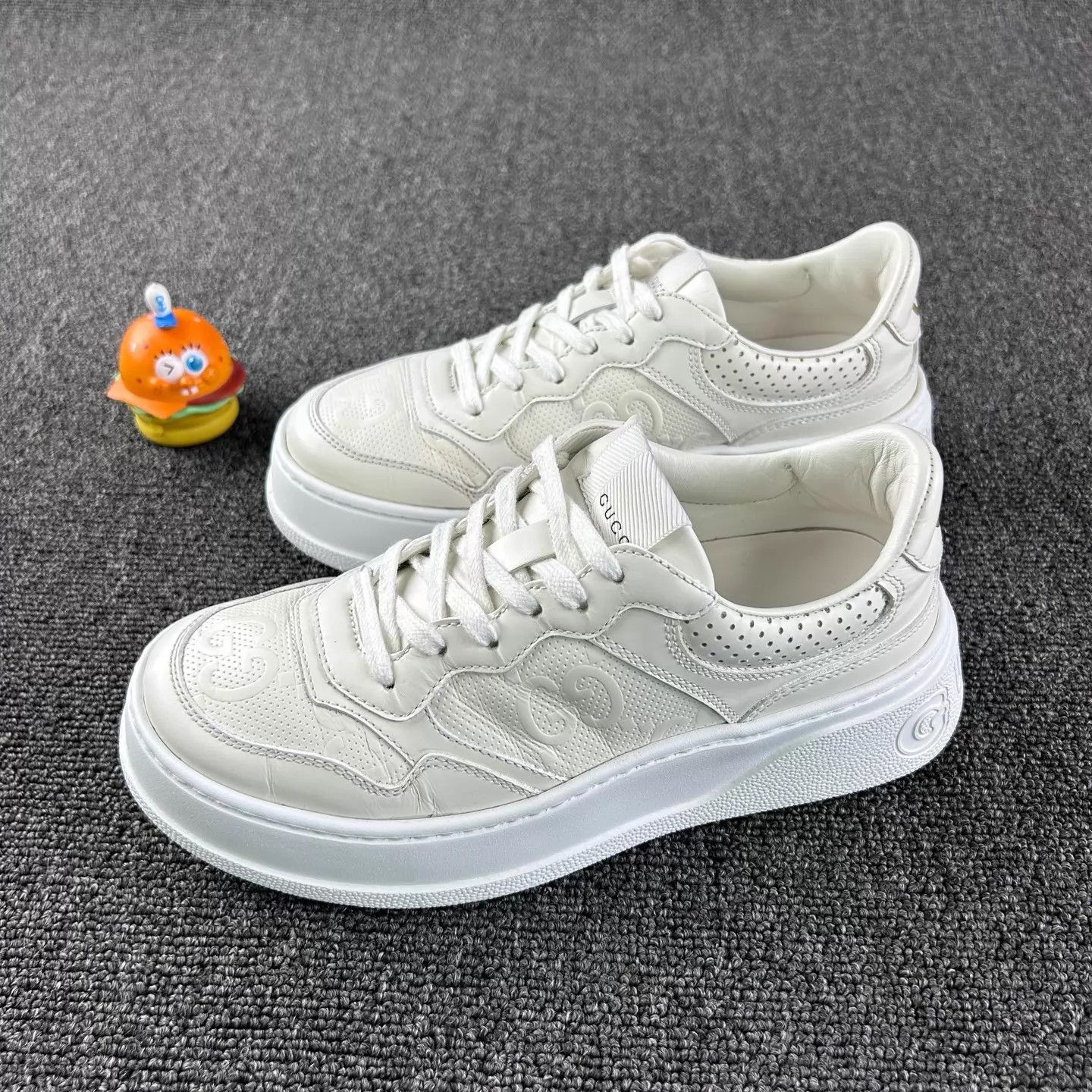Gucci Gucci White Leather Cookie Sneakers Women's 36.5 Size US 6 / IT 36 - 1 Thumbnail