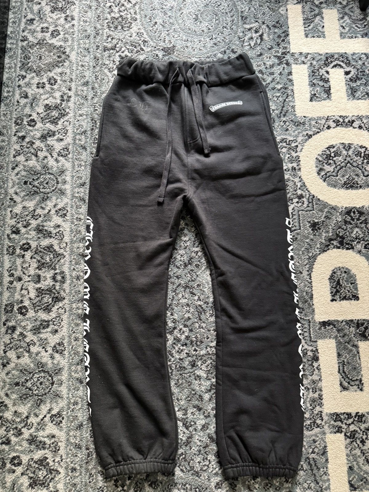 Chrome Hearts Chrome Hearts Scroll Logo Sweatpants Size US 30 / EU 46 - 1 Thumbnail