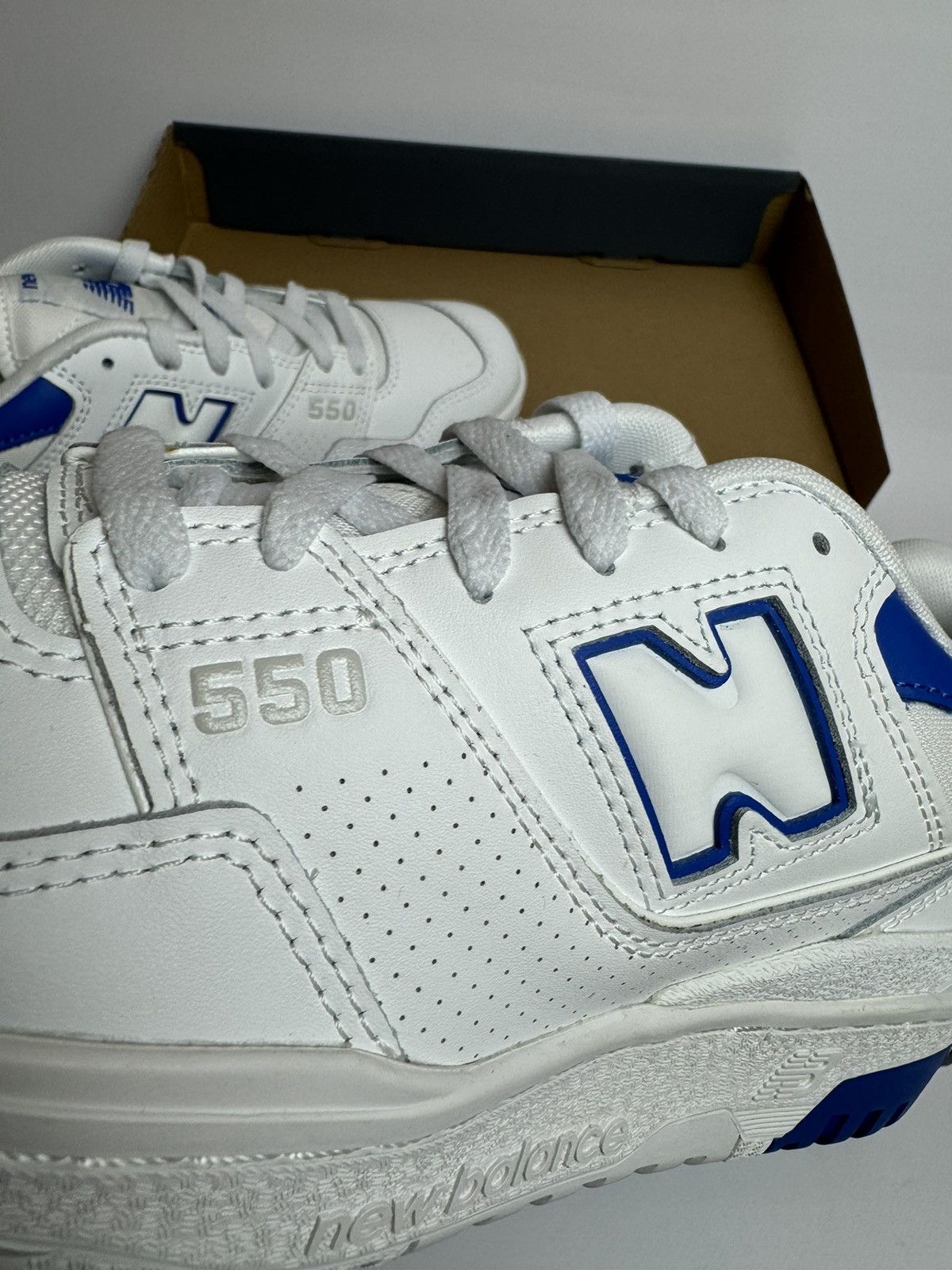 New Balance Brand New Original New Balance 550 BB550SWC Size US 8 / EU 41 - 4 Thumbnail