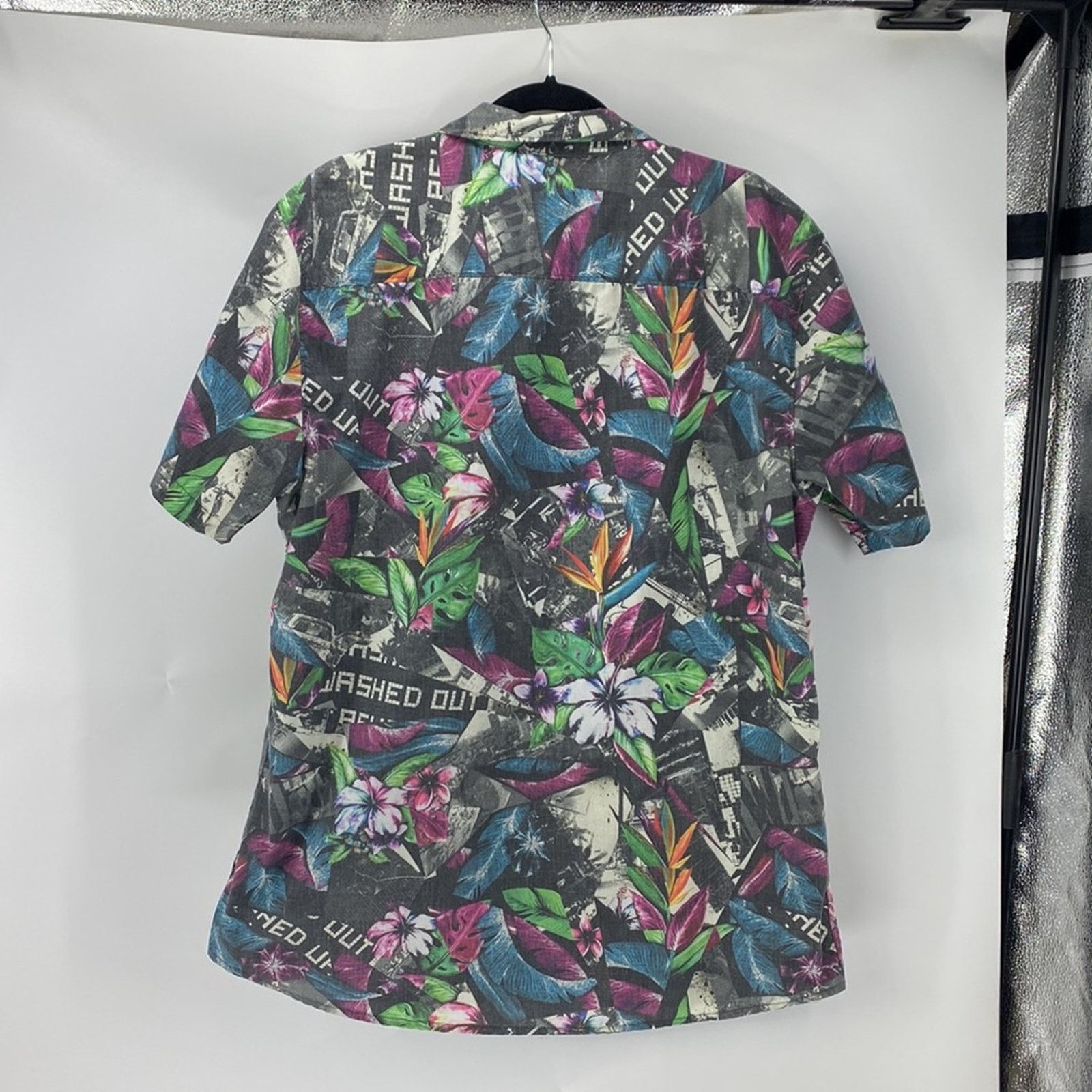 O'Neill O'neill tropical print short sleeve button front shirt Size US XL / EU 56 / 4 - 5 Thumbnail