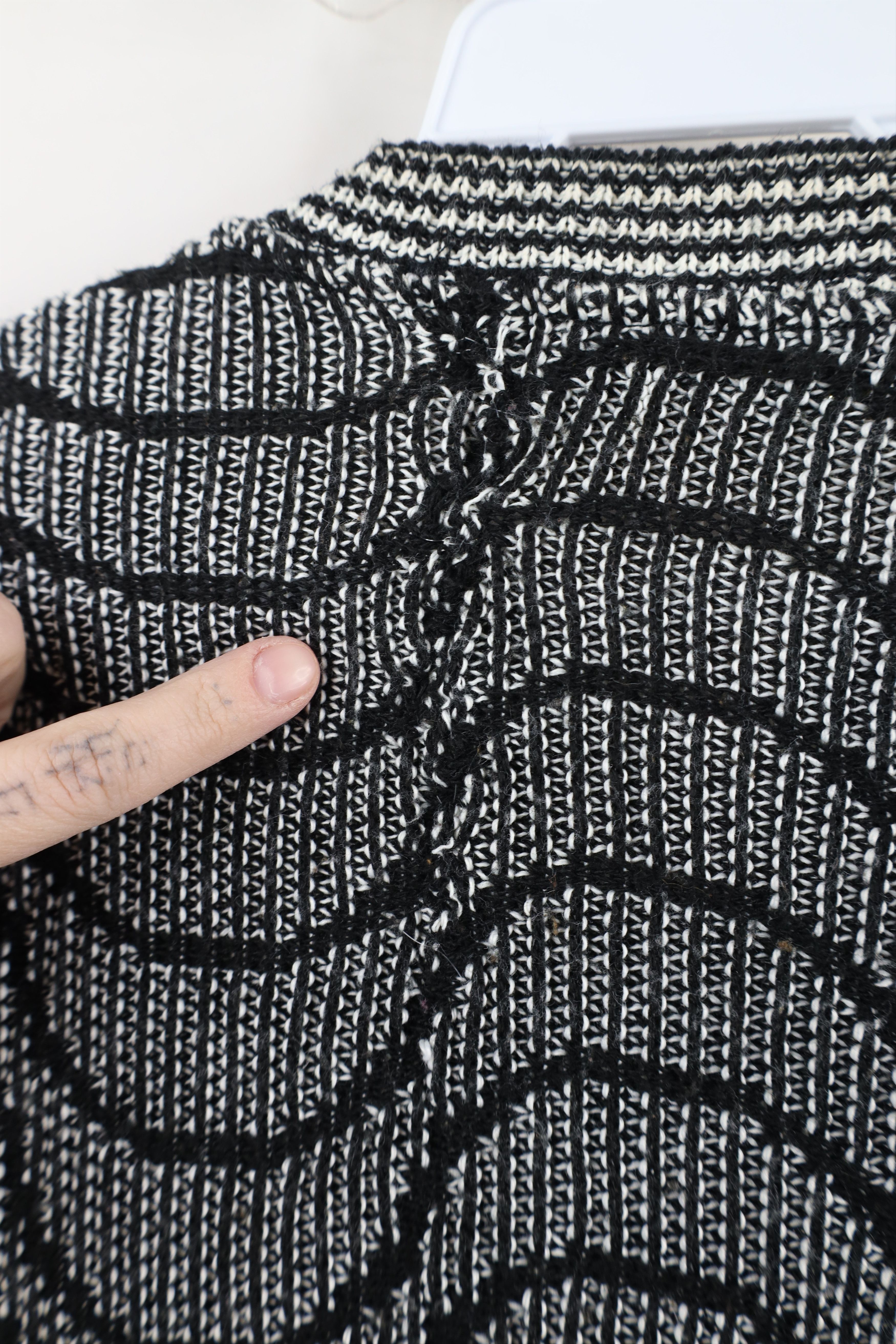 Vintage Vintage 90s Streetwear Wavy Ribbed Knit Crewneck Sweater USA Size US L / EU 52-54 / 3 - 8 Thumbnail
