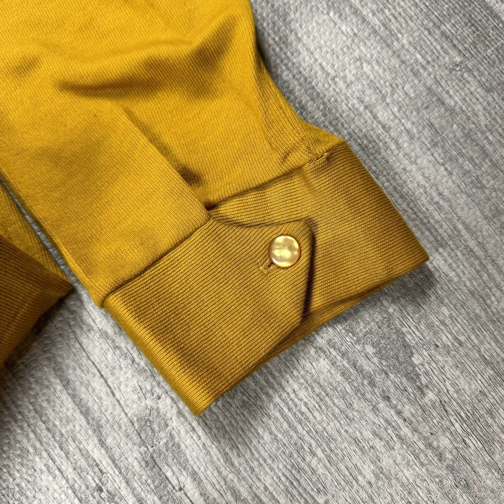 Vintage VINTAGE BROTHERS II 1960s GOLD CAMP COLLAR KNIT CARDIGAN PULLOVER LONG SLEEVE MEN'S SIZE L MOD/GO GO Size US L / EU 52-54 / 3 - 7 Thumbnail