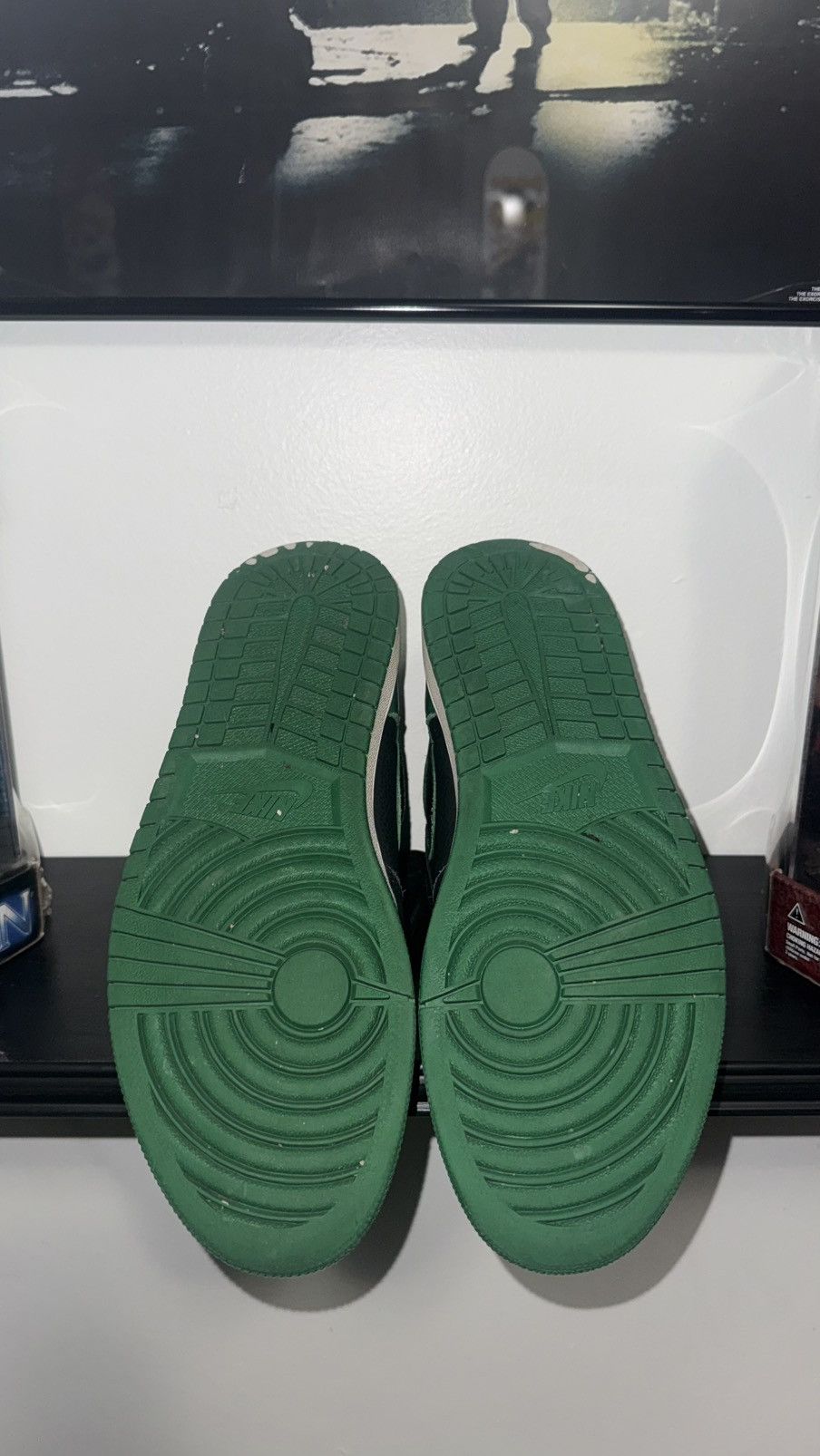 Nike Jordan 1 Retro Pine Green Shoes Size ONE SIZE - 5 Thumbnail
