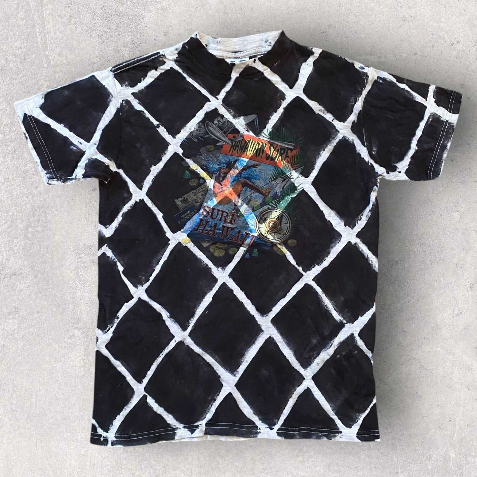 Vintage Vintage 90 Hawaiian Surf Hawaii All Over Print T Shirt Size S / US 4 / IT 40 - 1 Thumbnail