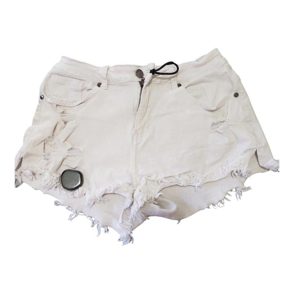 Designer CT119 White Denim Distressed Girls Shorts Medium Size US 26 / EU 42 - 1 Thumbnail