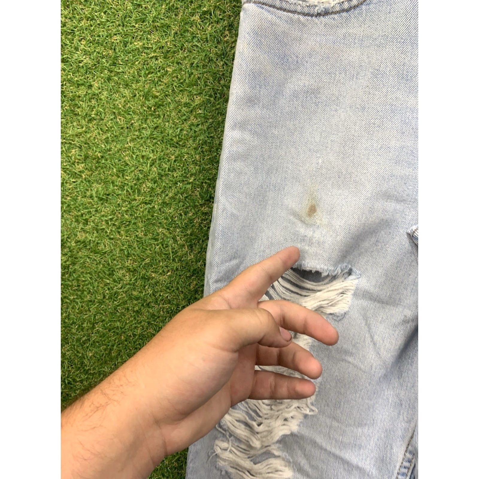 Levi's VINTAGE Levi's 560 Jeans Mens 33x30 Tapered Loose Fit Denim Made in USA 90s Retro Size US 33 - 3 Thumbnail