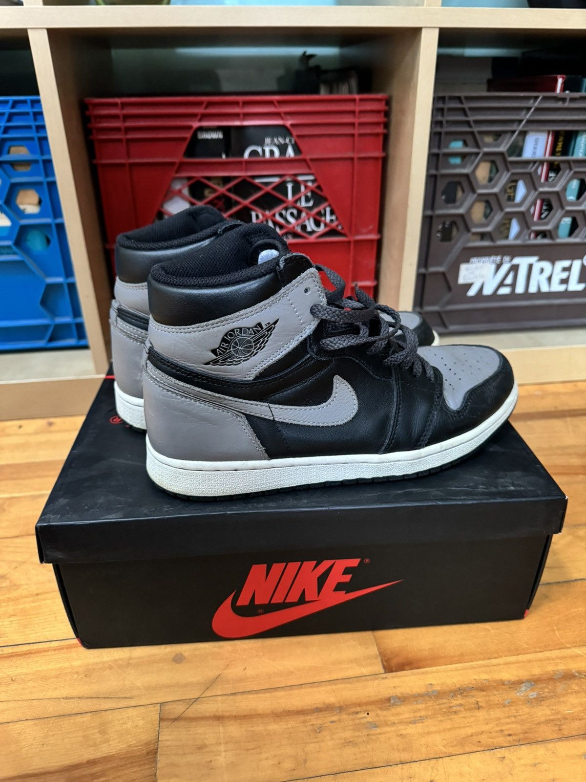 Jordan Brand Air Jordan 1 High OG "Shadow" 2018 Size US 8 / EU 41 - 3 Thumbnail