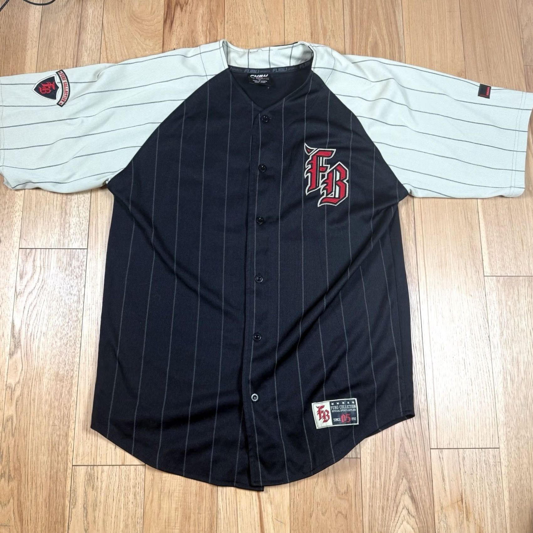 Fubu VINTAGE FUBU 05 Sports Baseball Jersey Button Mens Large Black Red Y2K Size US L / EU 52-54 / 3 - 3 Thumbnail