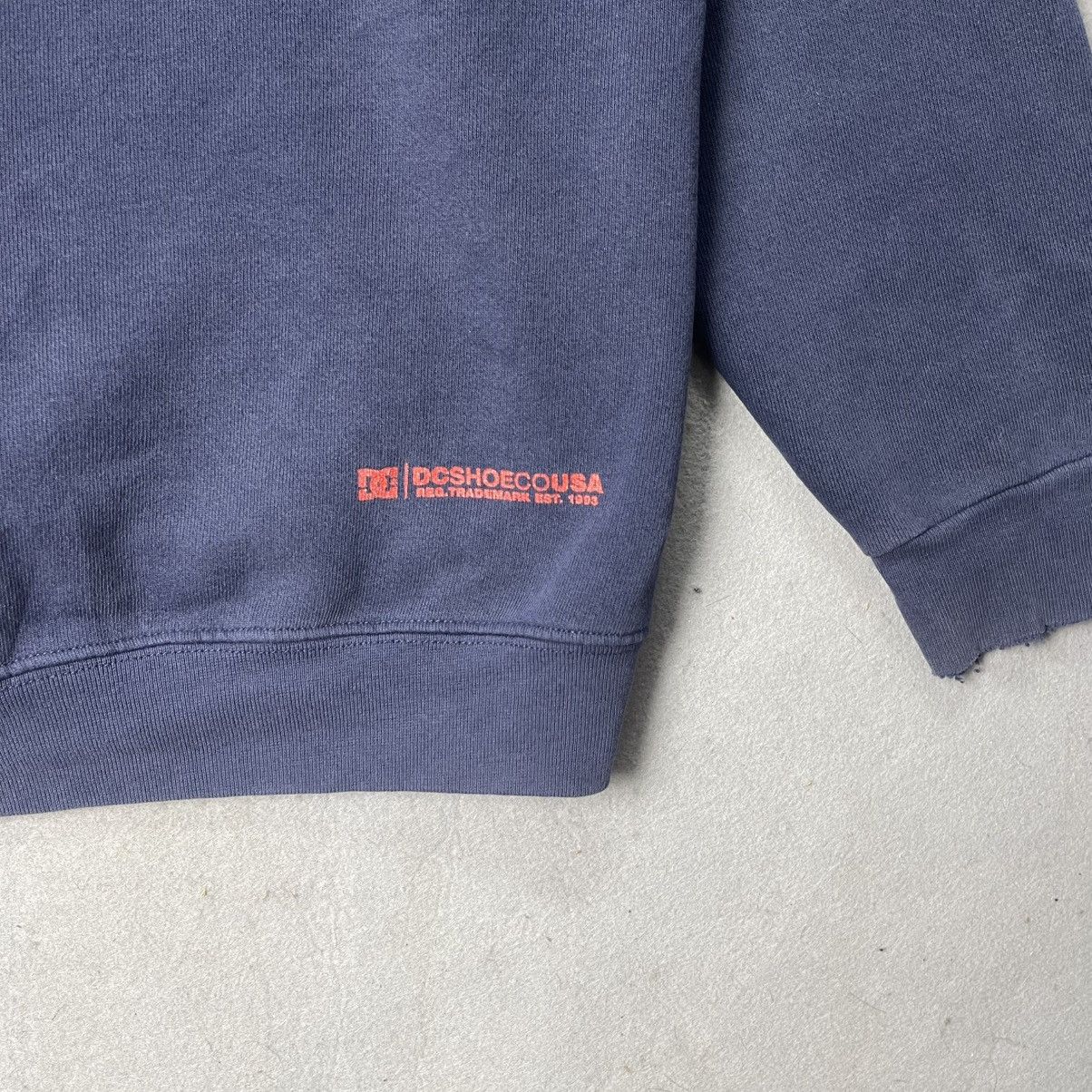 DC Vintage DC Shoes Co USA Hoodie Faded Blue Logo Skate Size US L / EU 52-54 / 3 - 9 Thumbnail