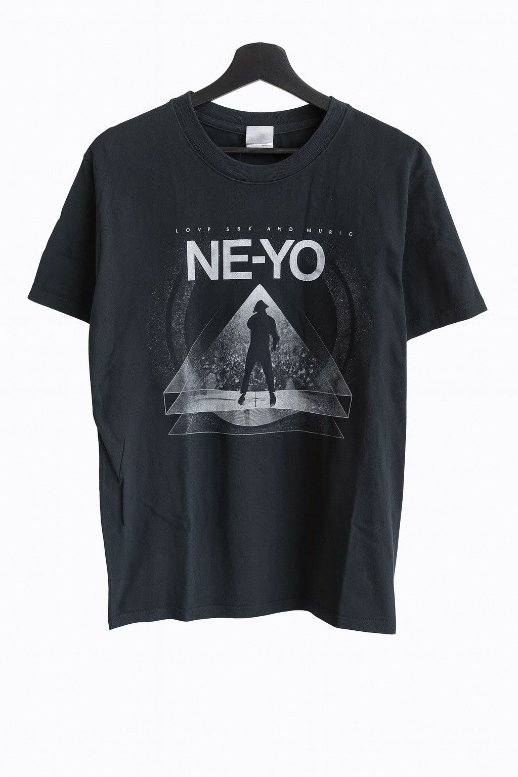 Rap Tees Vintage Ne-Yo “Long Live The Music” Concert Graphic Tee Size US L / EU 52-54 / 3 - 1 Thumbnail