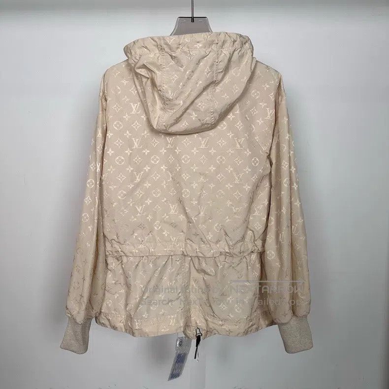 Louis Vuitton Louis Vuitton 25 cream dark grain full print hooded assaul Size XS / US 0-2 / IT 36-38 - 2 Thumbnail