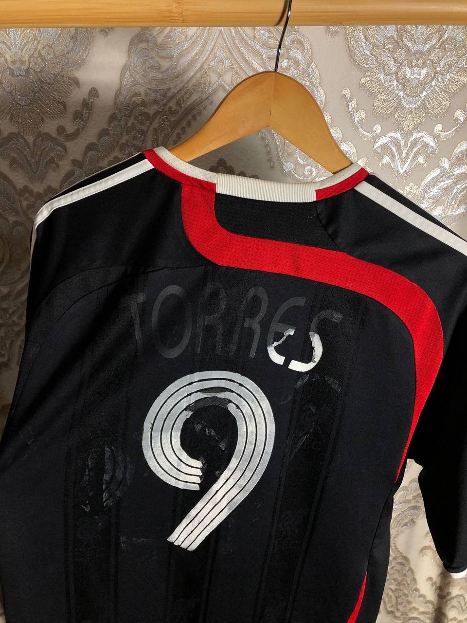 Adidas VINTAGE ADIDAS FC LIVERPOOL ENGLAND SOCCER JERSEY RETRO 90s Size US L / EU 52-54 / 3 - 7 Thumbnail
