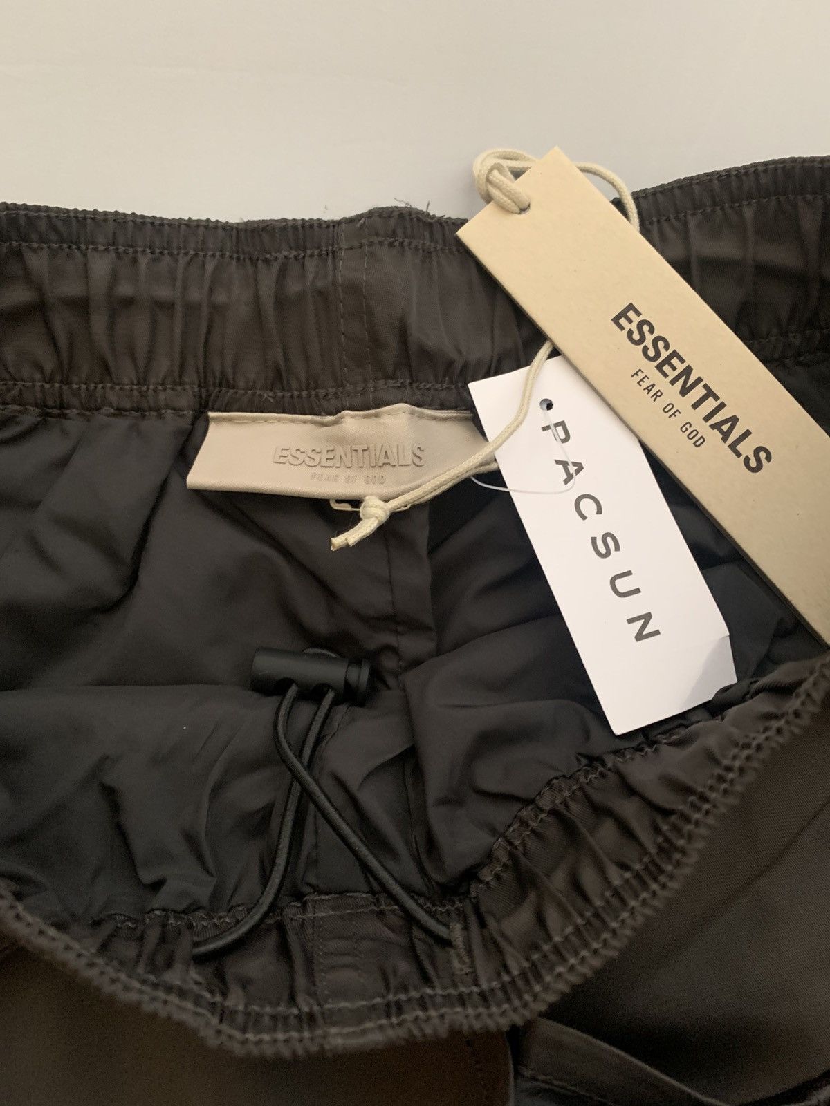 Fear of God Fear of God Essentials Running short Medium Size US 32 / EU 48 - 3 Thumbnail