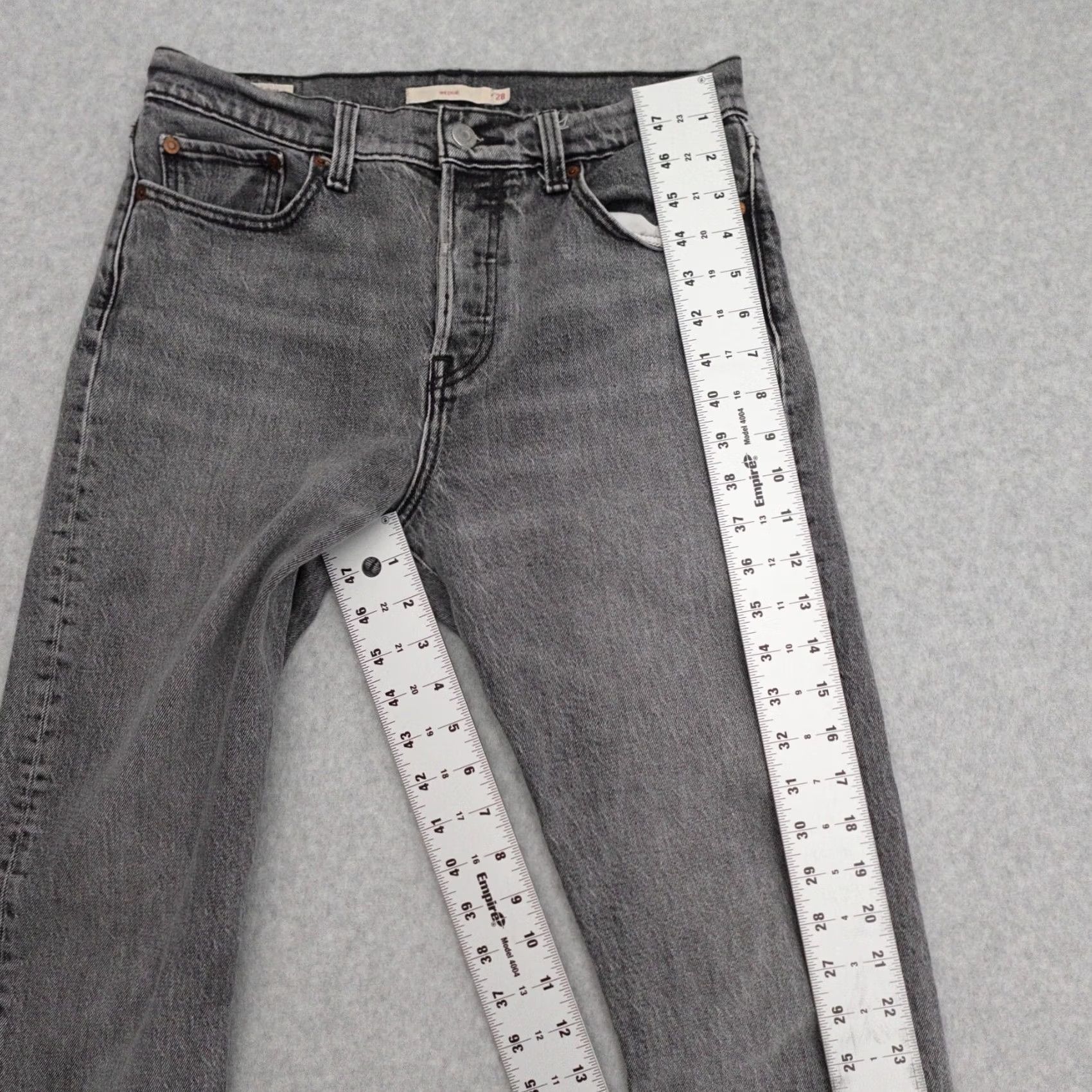 Levi's LEVI'S Jeans Womens 28 Gray Wash Wedgie Big "E" Button Fly Regular Fit Tapered Pants XS? Size 28" / US 6 / IT 42 - 6 Thumbnail