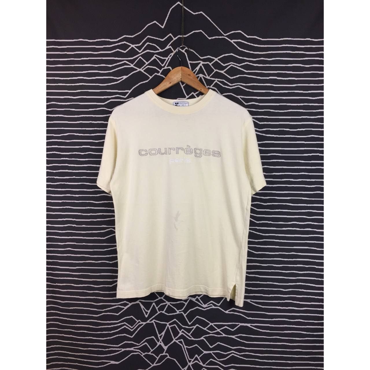 Courreges Vtg Courreges Paris Spell Out Logo Tee Size M Size US M / EU 48-50 / 2 - 2 Thumbnail
