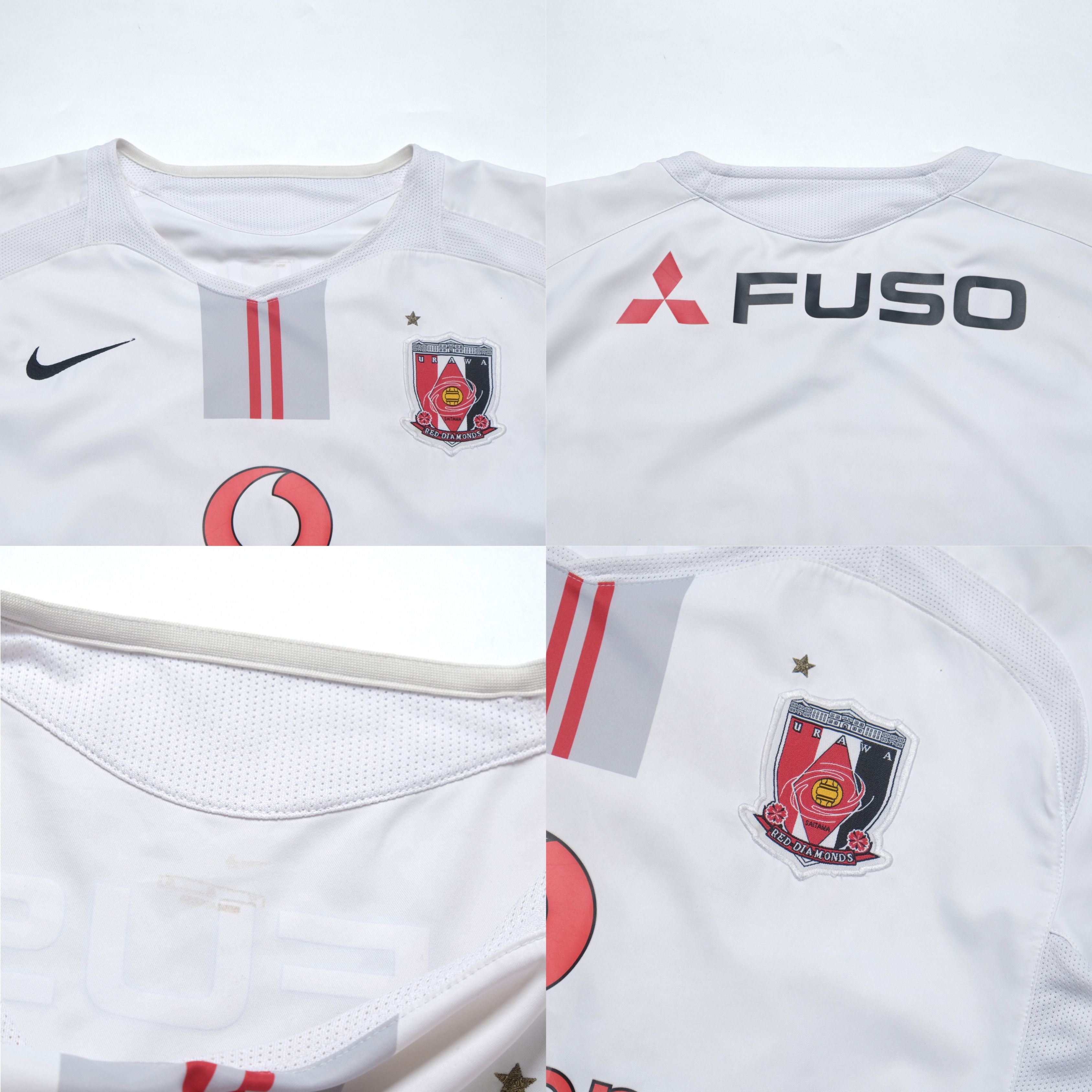 Nike 2006 Urawa Red Diamonds Away Shirt Nike J-League (M) Size US M / EU 48-50 / 2 - 4 Thumbnail