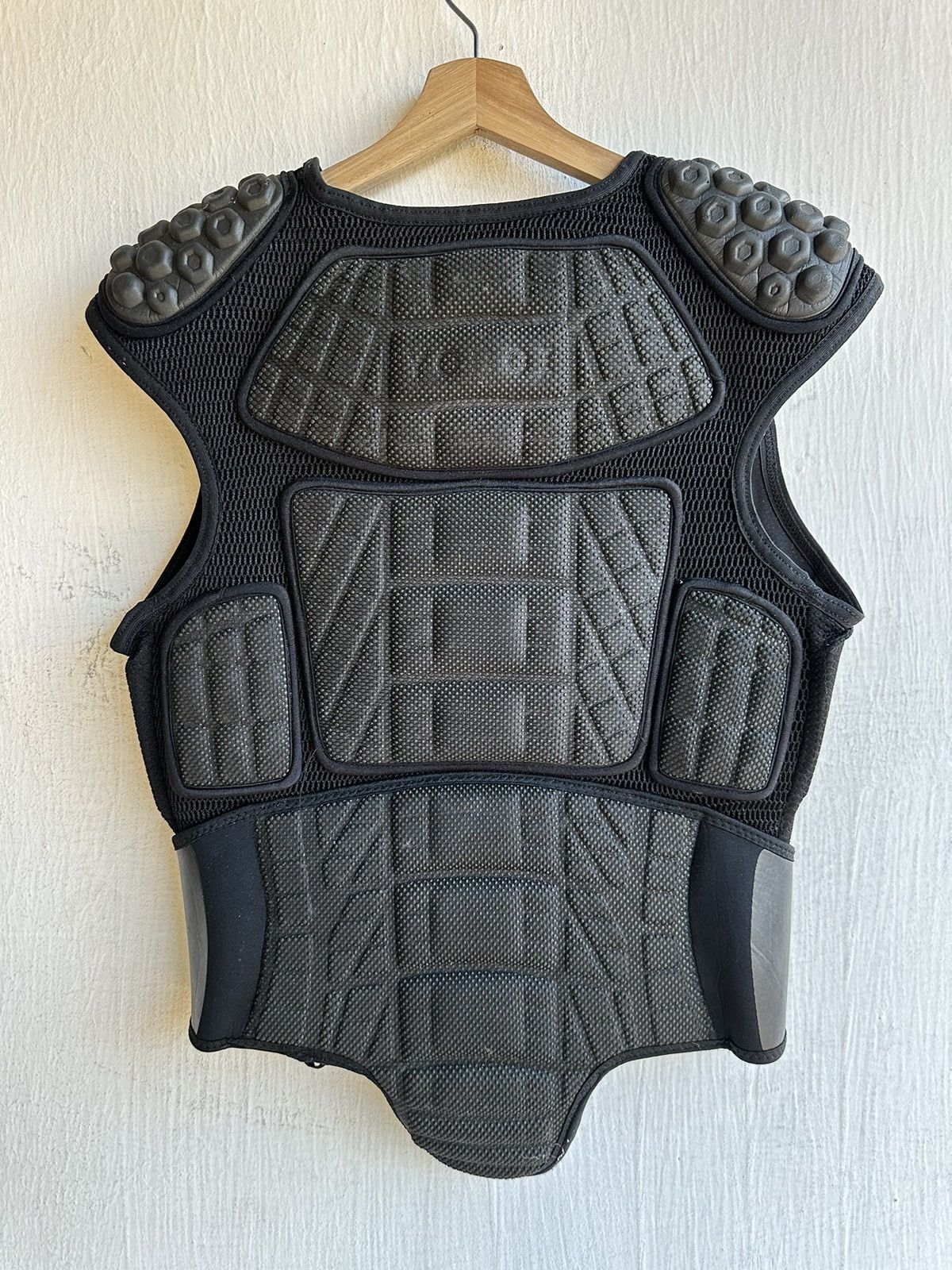 Japanese Brand Armor Protector Snow Plate YOROI M Size - Wear/Equipment Size US L / EU 52-54 / 3 - 9 Thumbnail