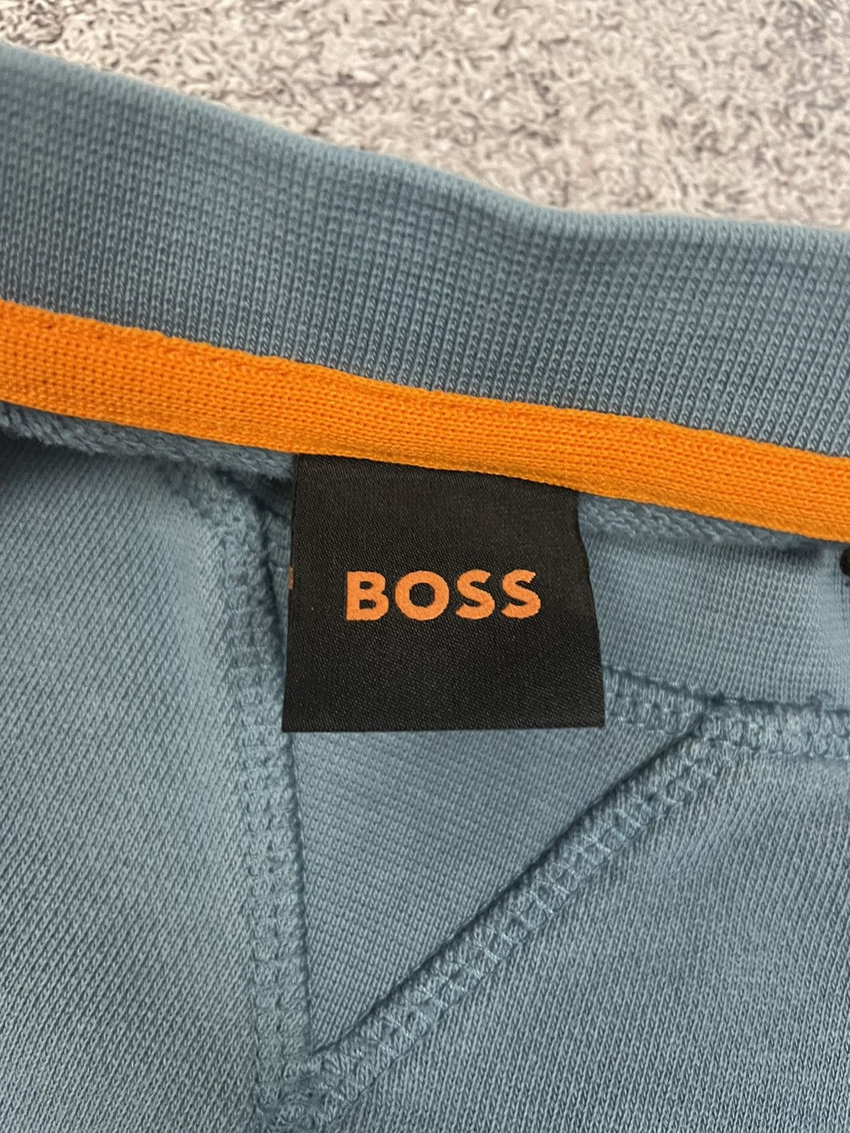 Hugo Boss Hugo Boss Sweatshirt Patch Logo X large Very Good Cond Size US XL / EU 56 / 4 - 3 Thumbnail