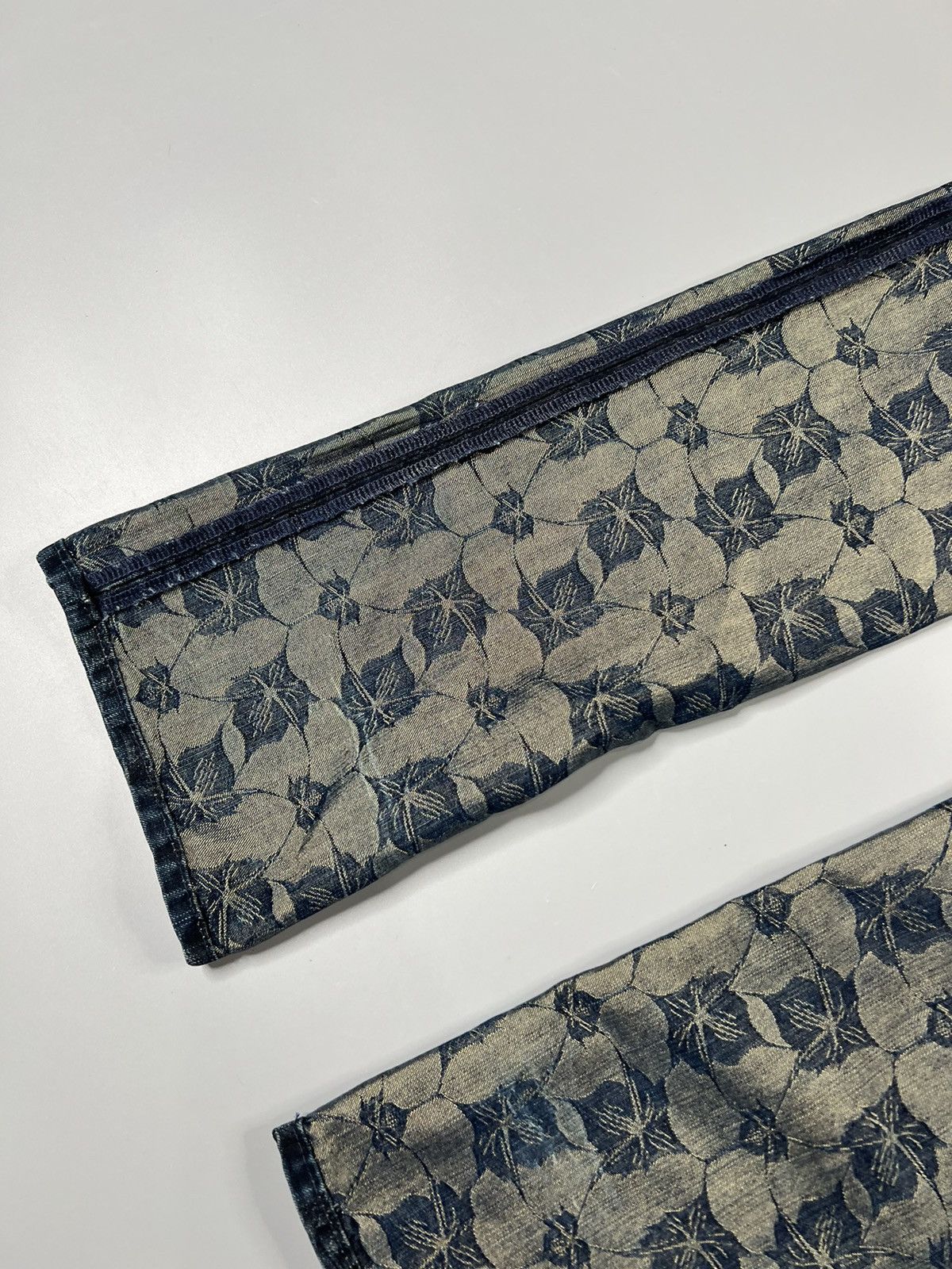 Issey Miyake Issey Miyake F/W 06 Jacquard Weave Floral Jeans Size US 28 / EU 44 - 12 Thumbnail