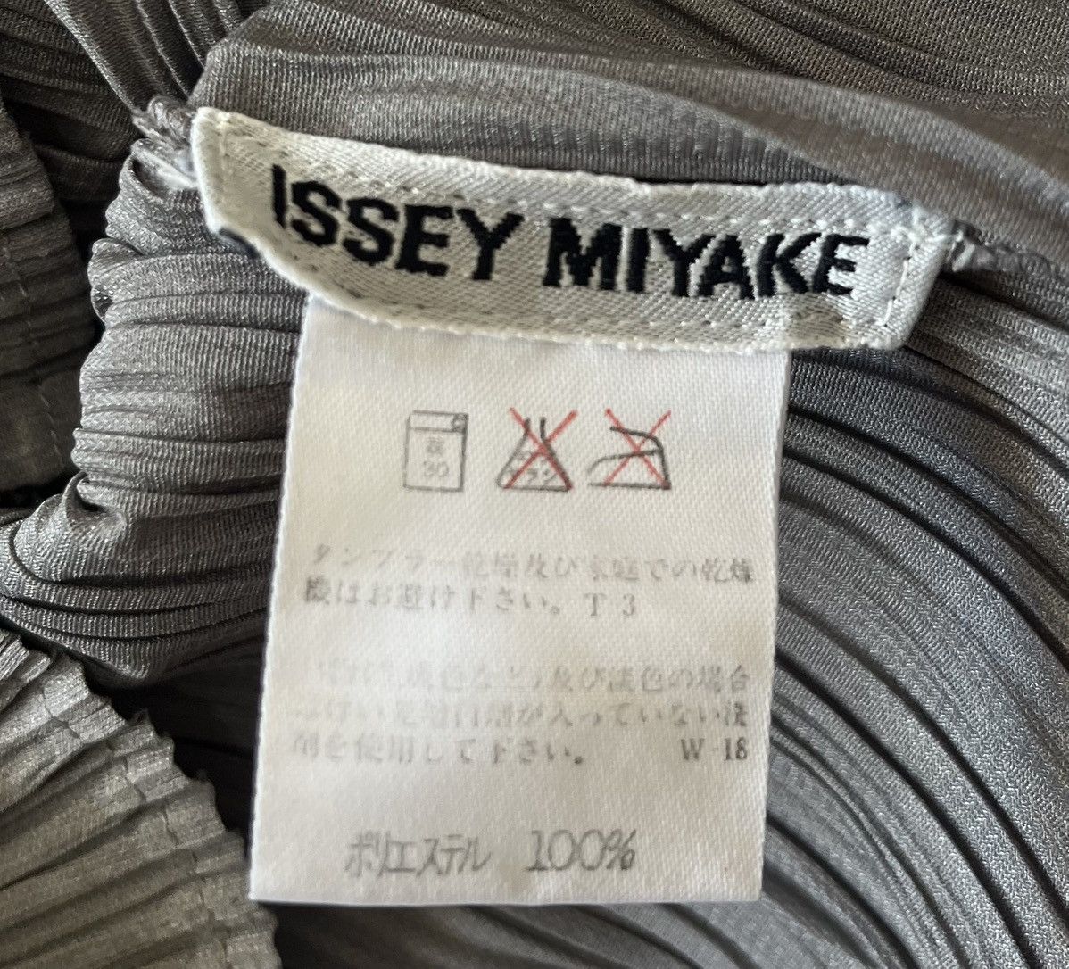 Issey Miyake Vintage Issey miyake pleated grey longsleeve Size M / US 6-8 / IT 42-44 - 4 Thumbnail