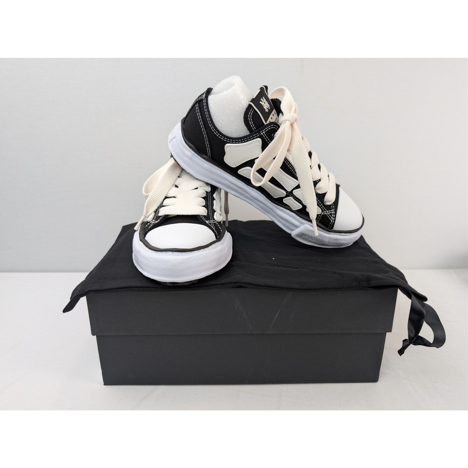 Amiri o1rshd1 Maison Mihara Yasuhiro Low-Top Sneakers in Black Size US 11 / EU 44 - 19 Thumbnail