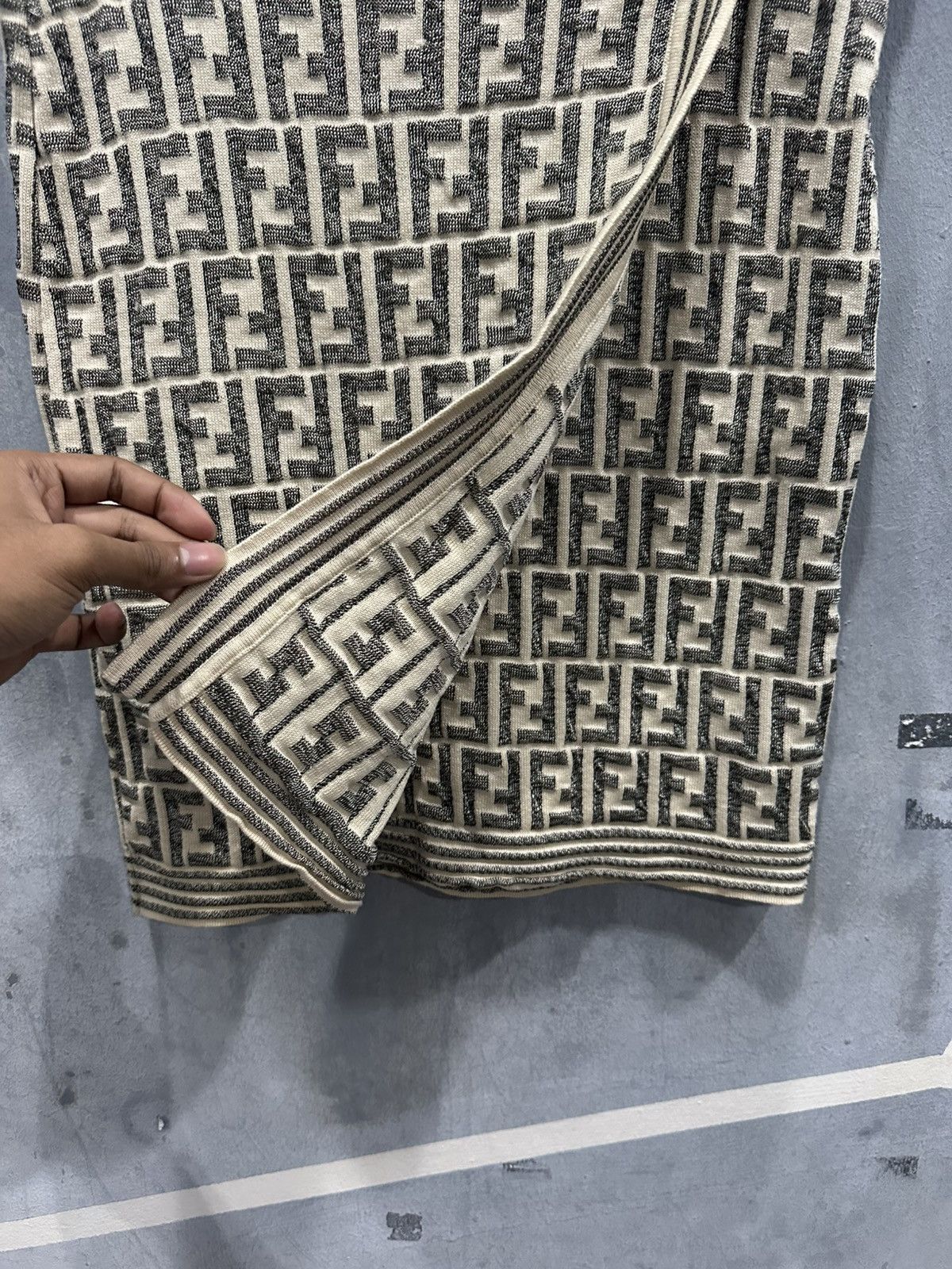 Fendi Vintage Fendi Monogram Mini Skirt Size 32" / US 10 / IT 46 - 4 Thumbnail